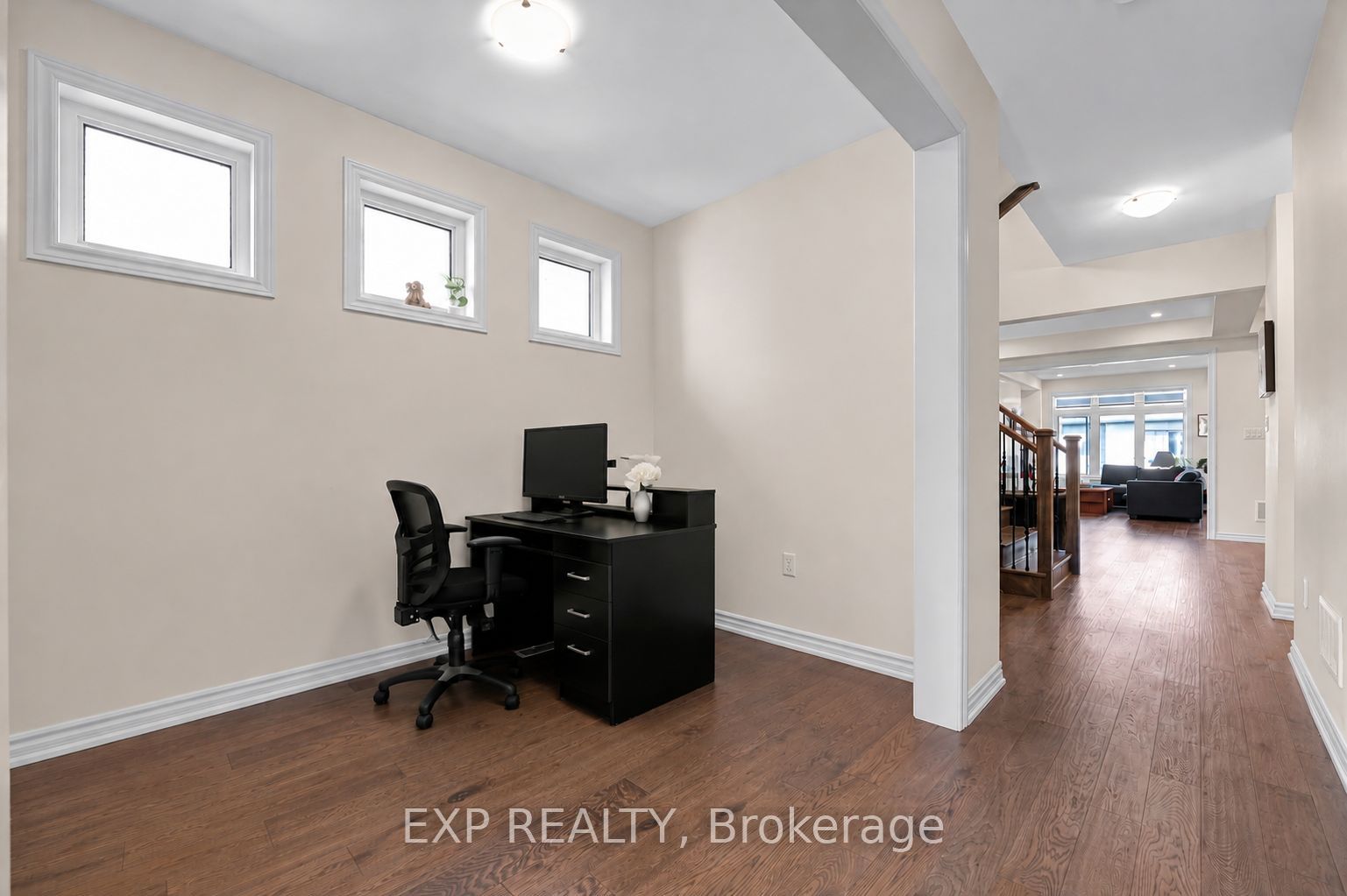 50 Kentledge Avenue N Property Photo 17