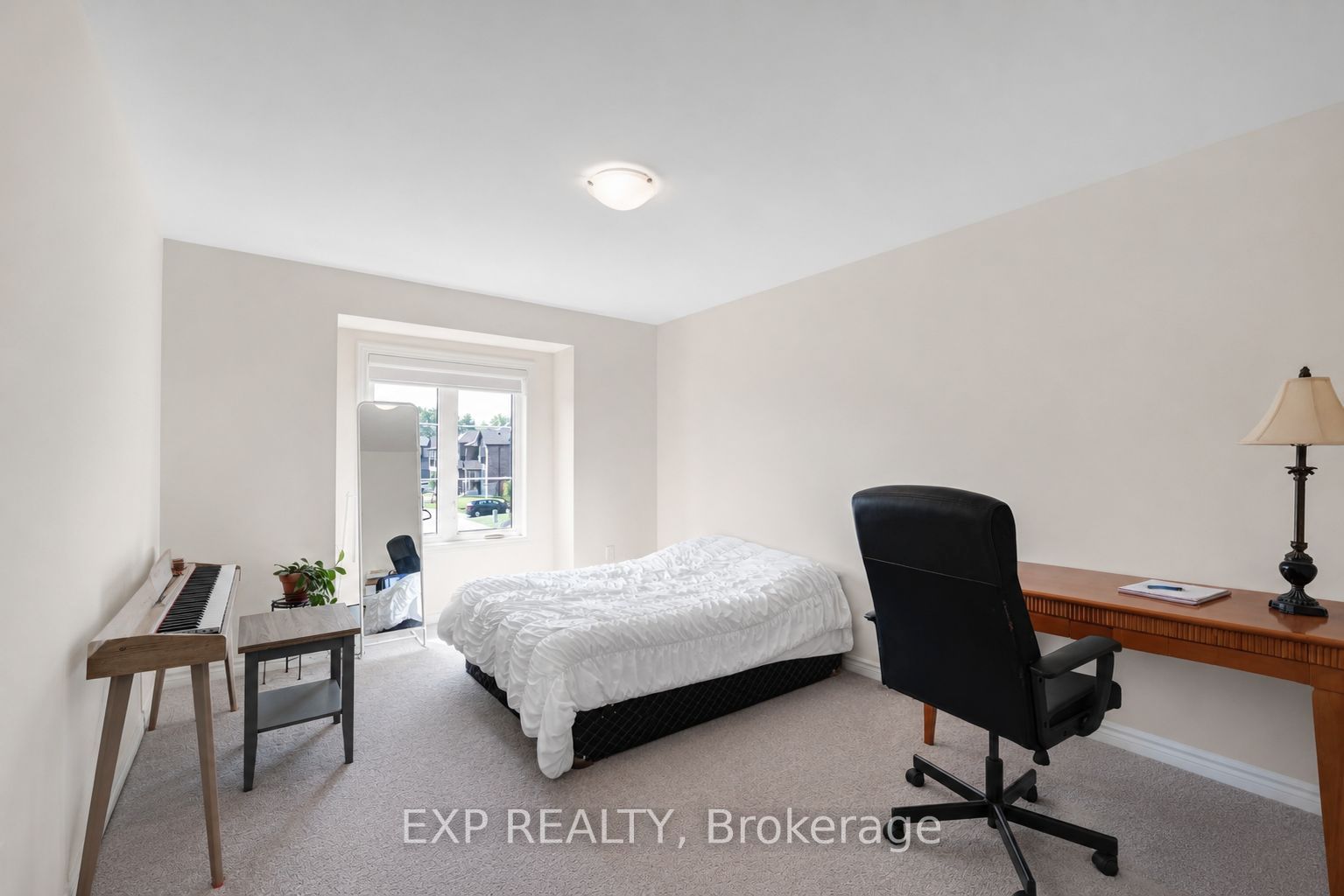 50 Kentledge Avenue N Property Photo 33