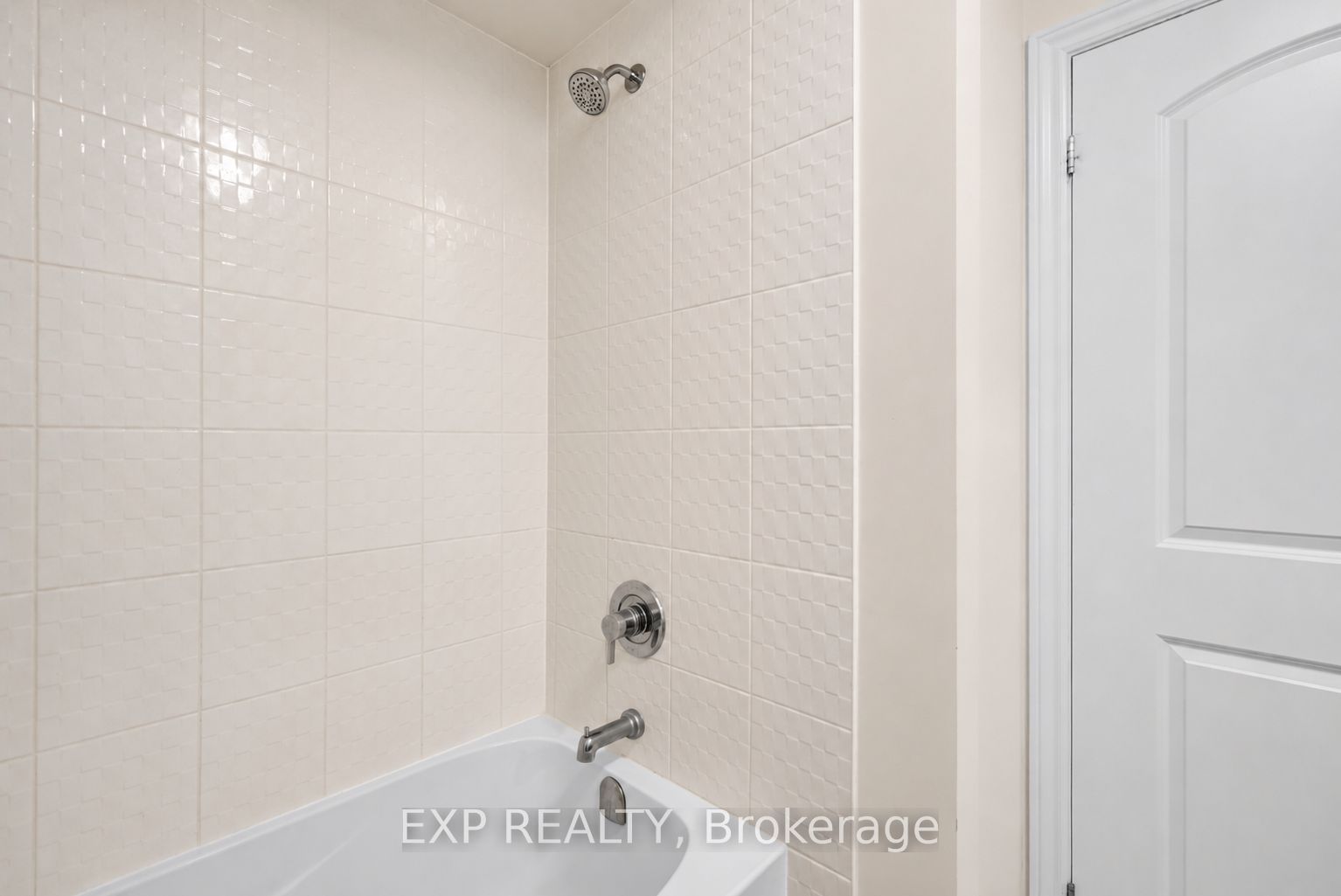 50 Kentledge Avenue N Property Photo 36