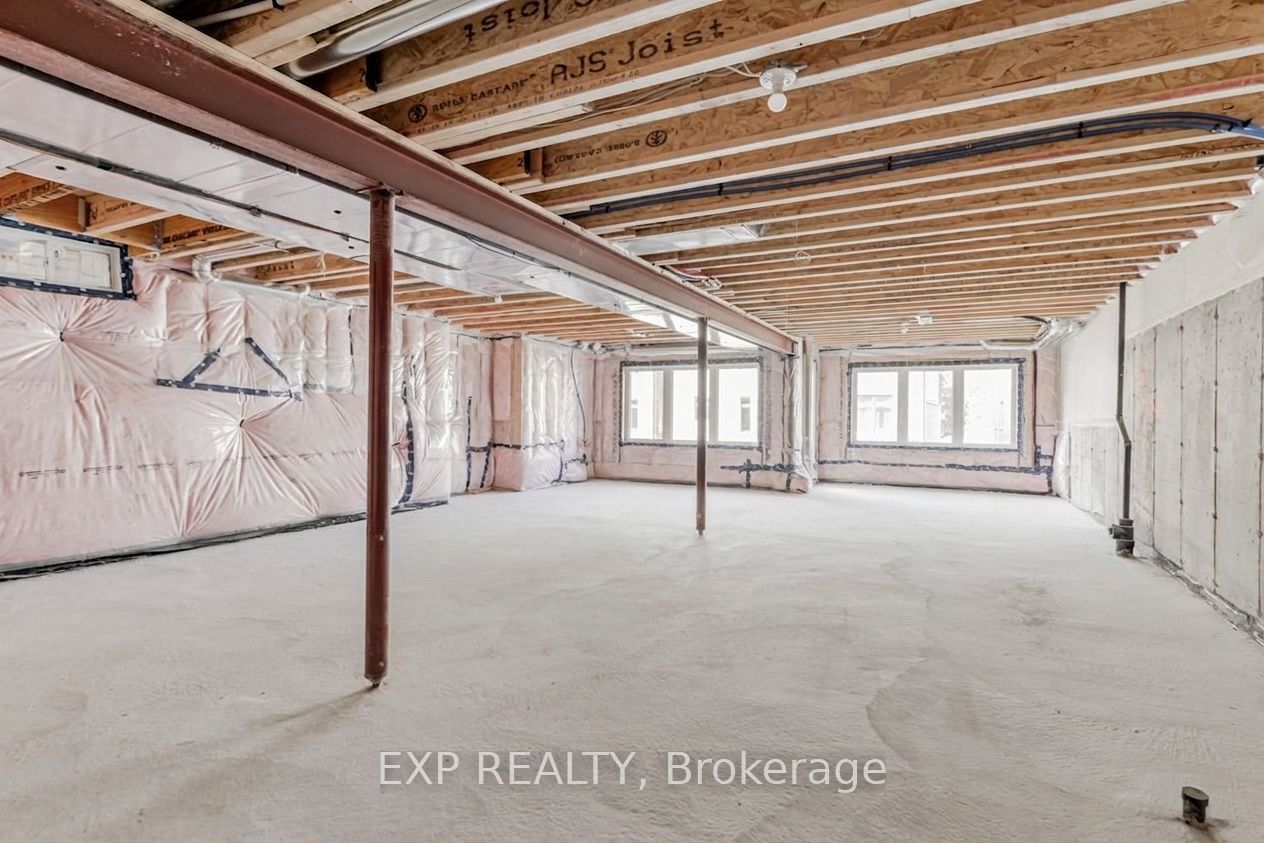 50 Kentledge Avenue N Property Photo 44
