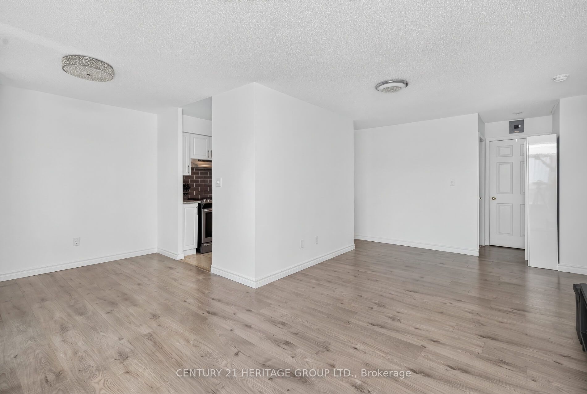 39 Oneida Crescent 1017 Property Photo 5