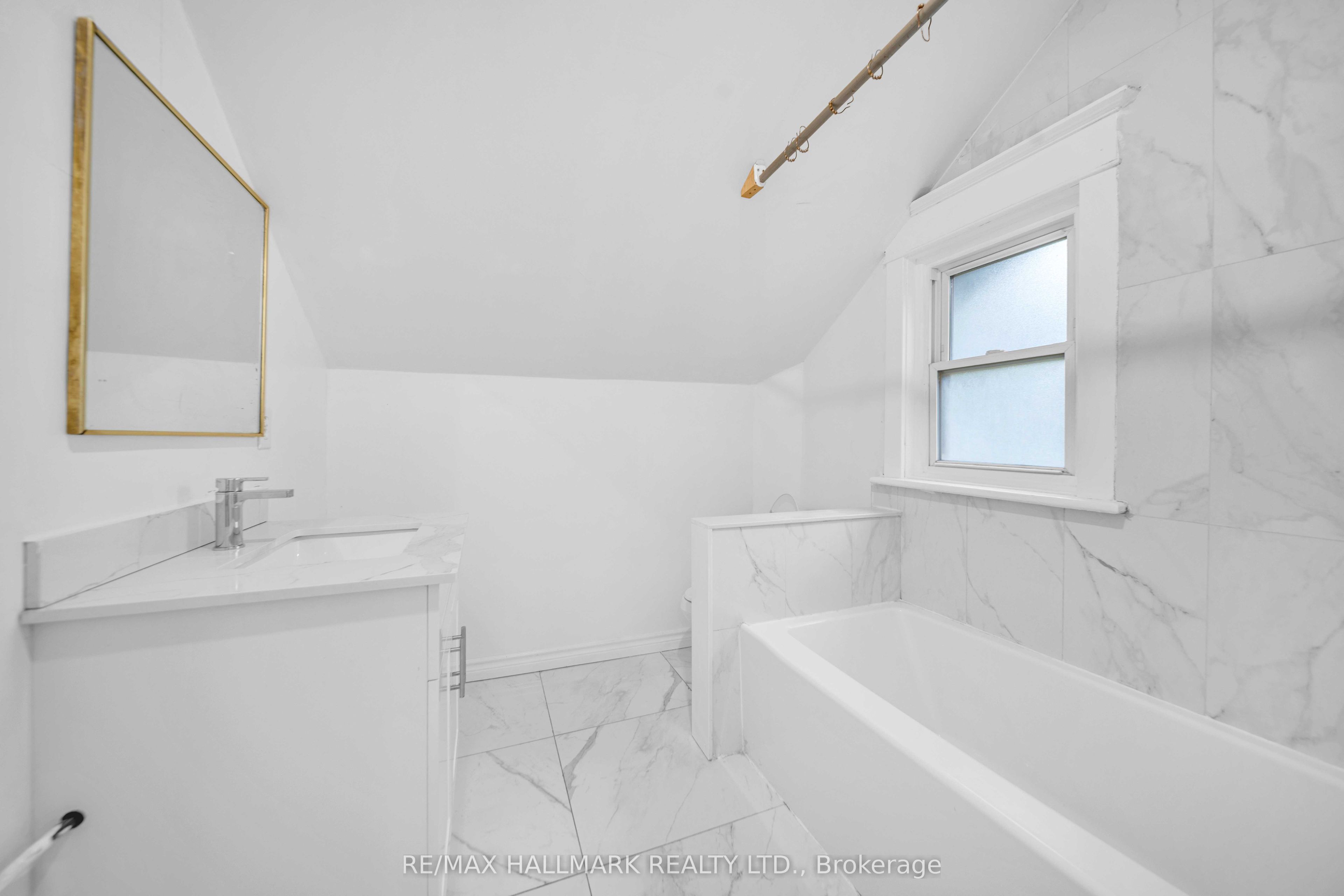 20 Elizabeth Street S Property Photo 16