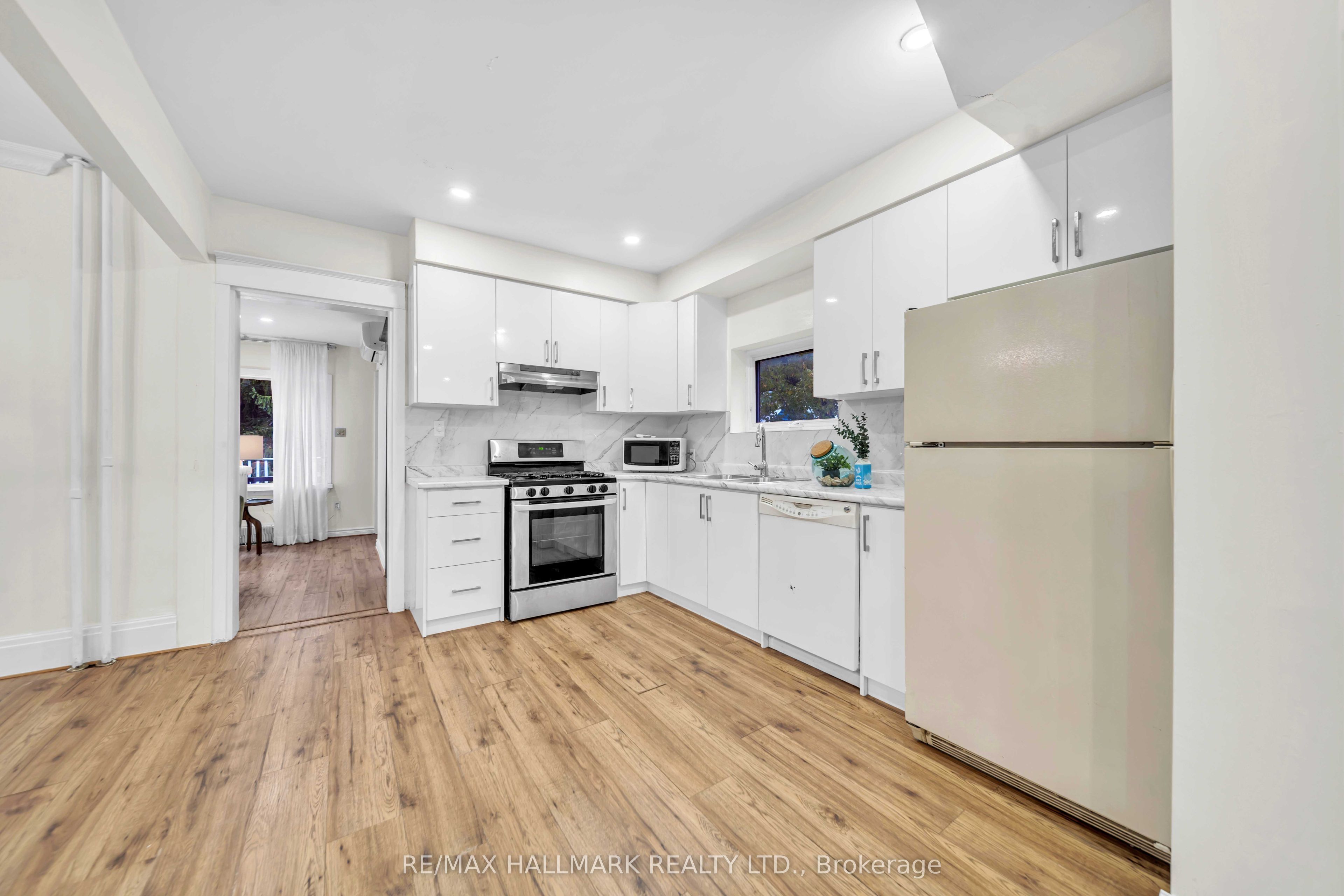 20 Elizabeth Street S Property Photo 18