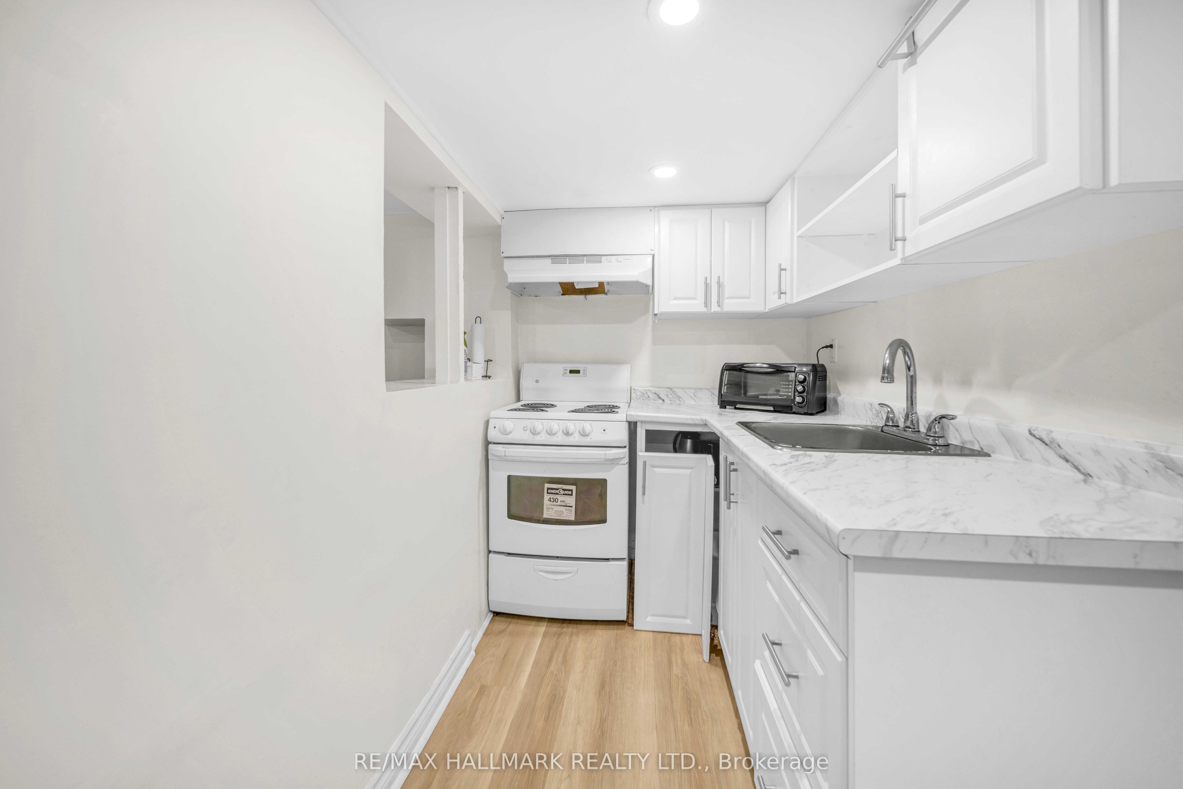 20 Elizabeth Street S Property Photo 19