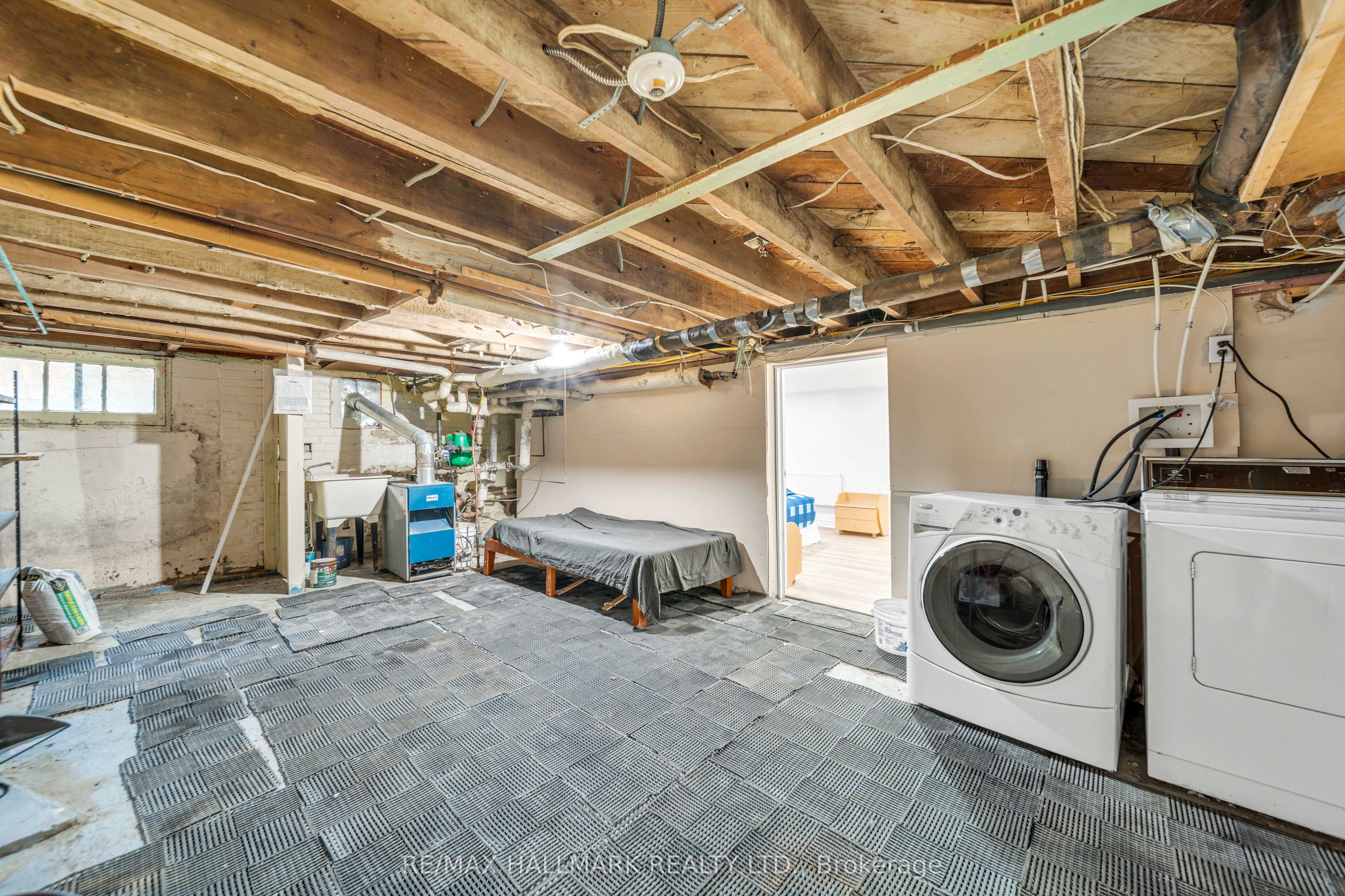 20 Elizabeth Street S Property Photo 22