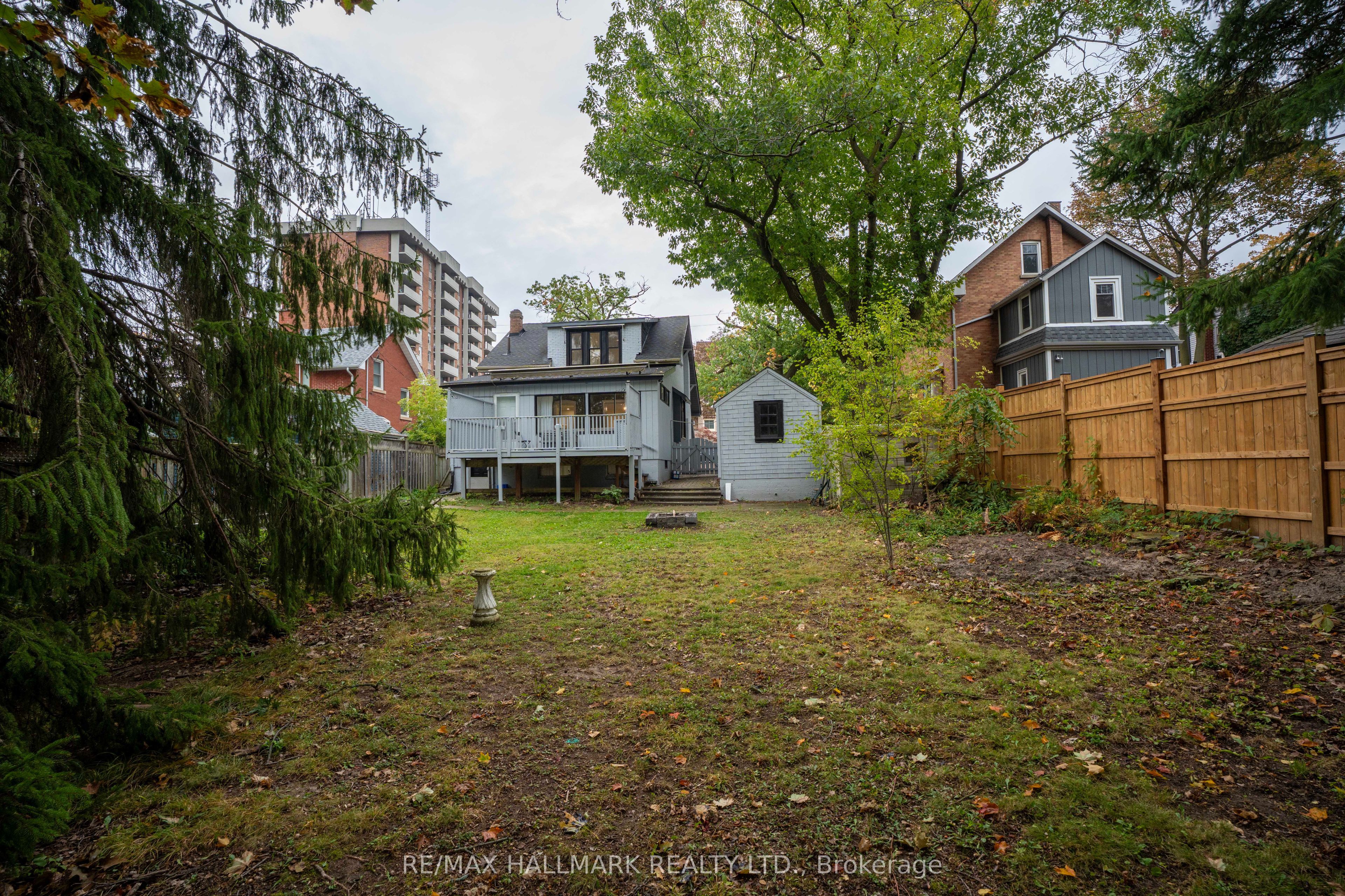 20 Elizabeth Street S Property Photo 24