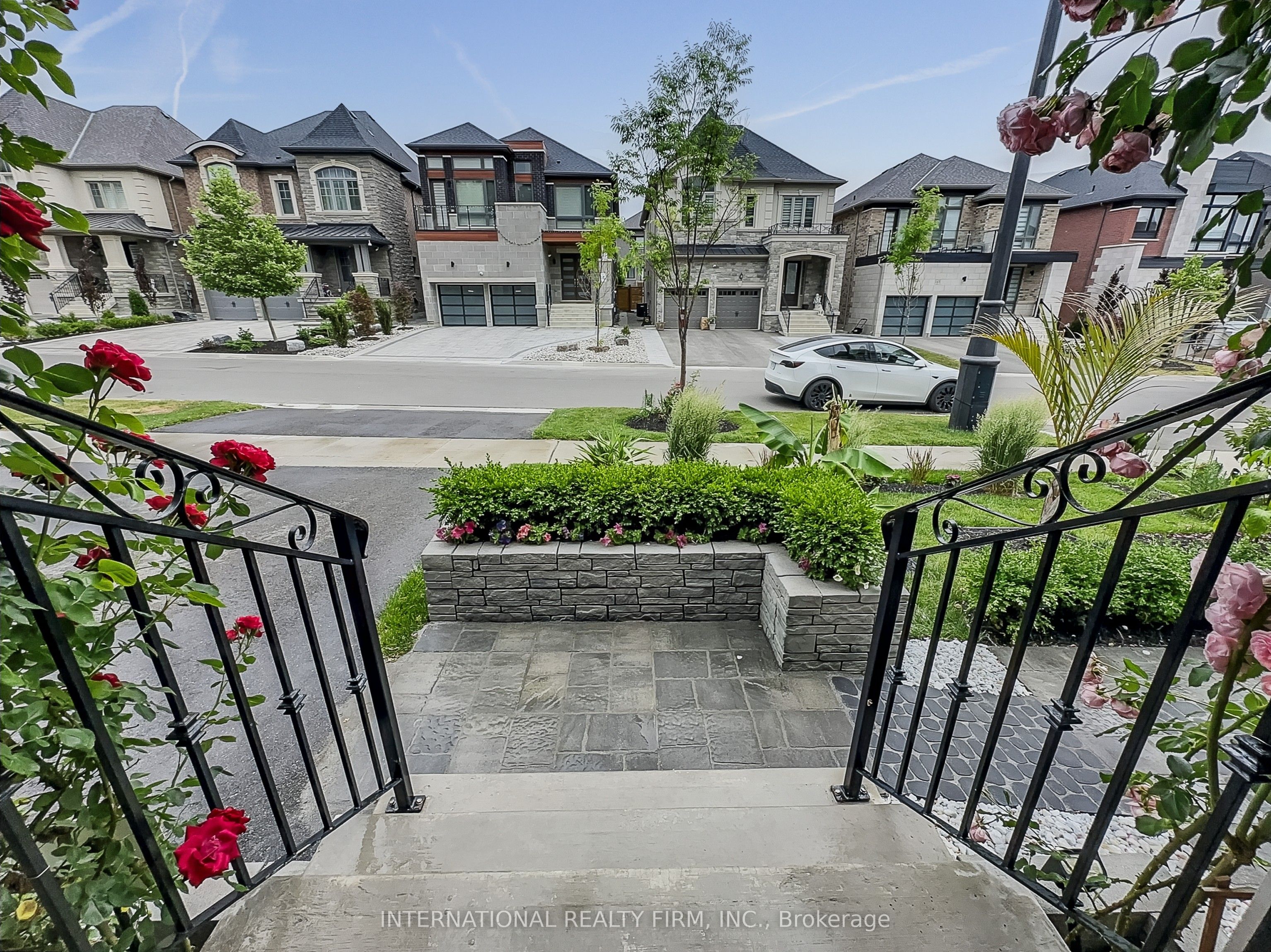 150 Cannes Avenue Property Photo 8