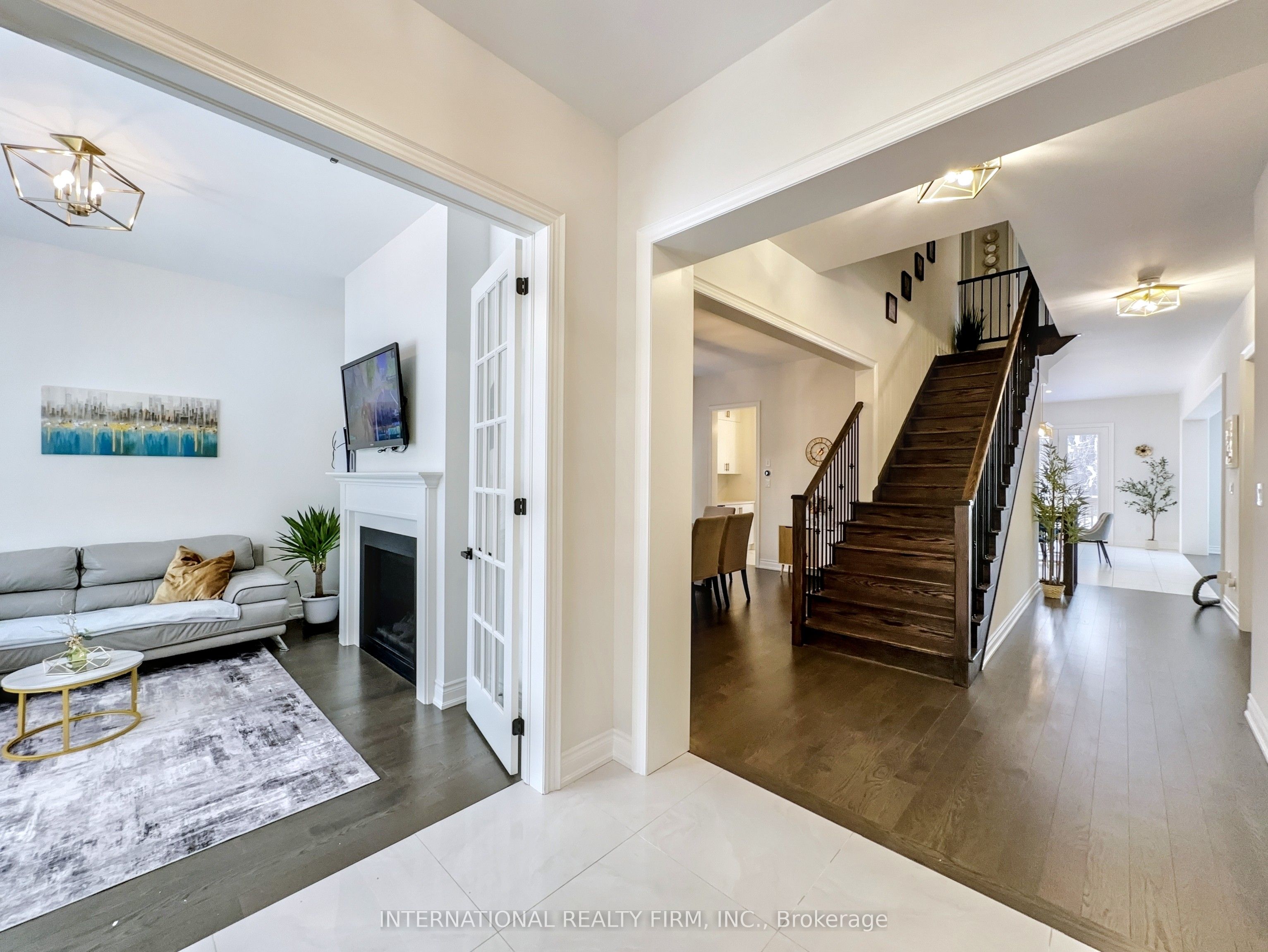 150 Cannes Avenue Property Photo 15