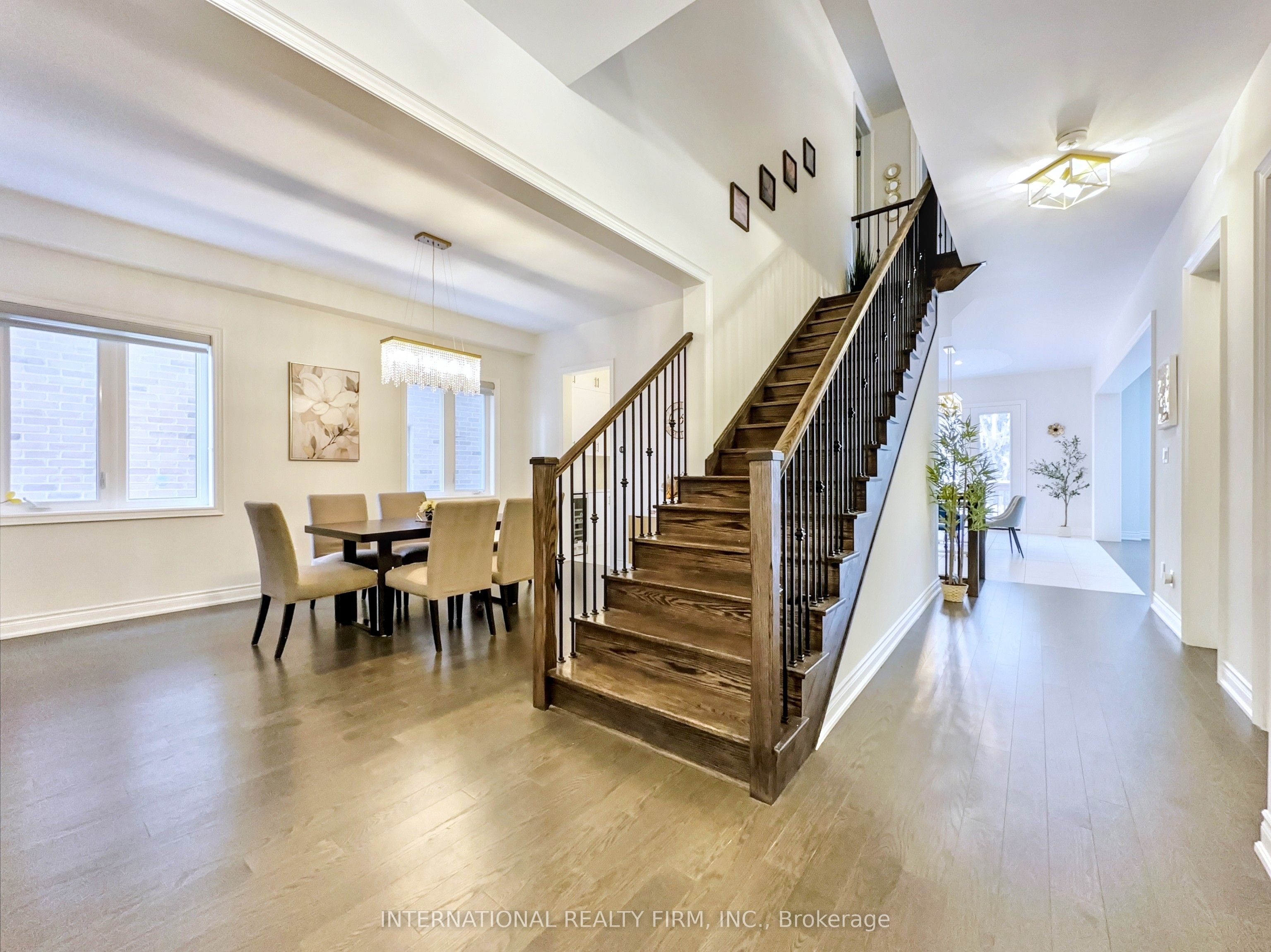 150 Cannes Avenue Property Photo 17