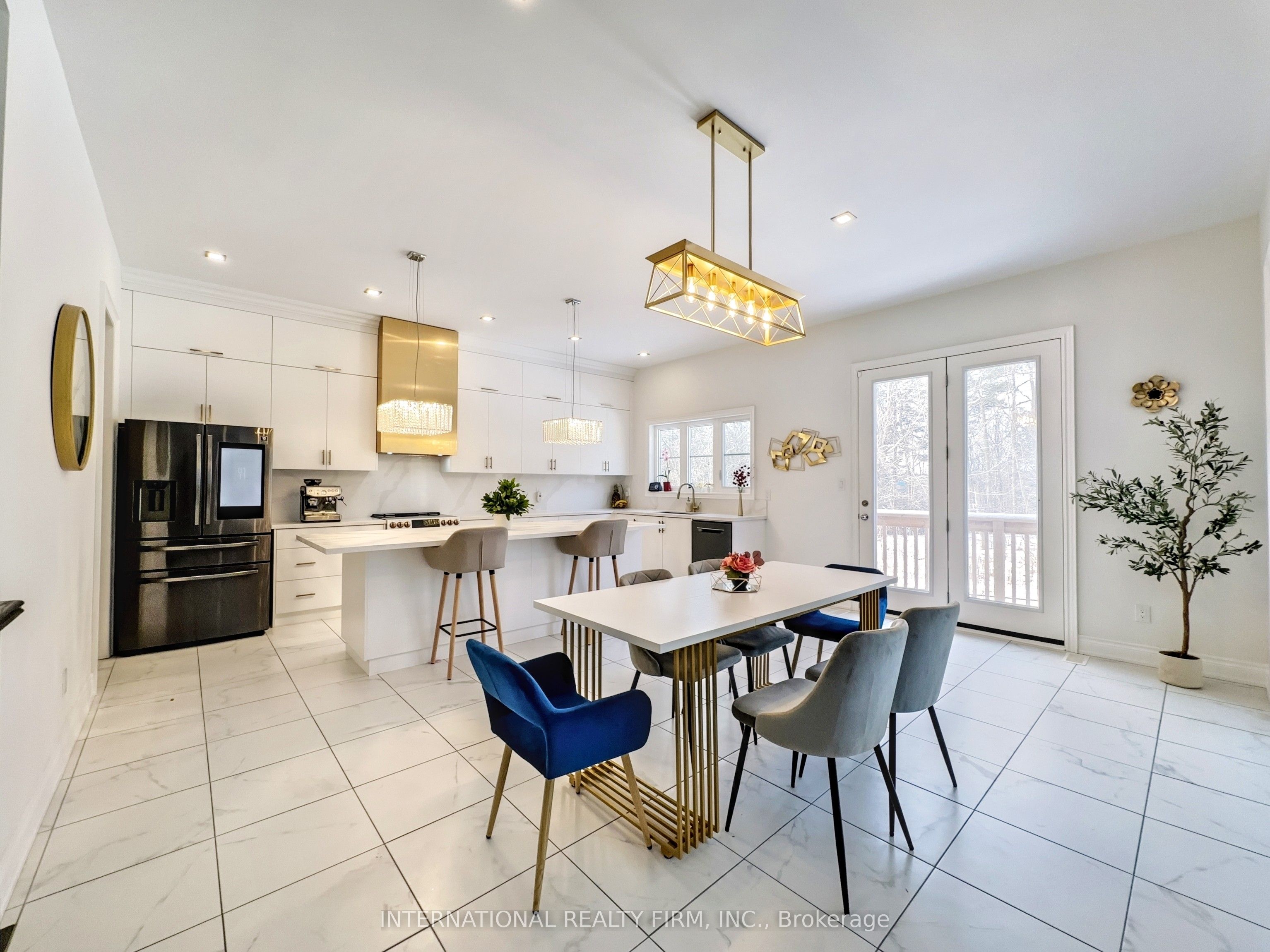 150 Cannes Avenue Property Photo 22