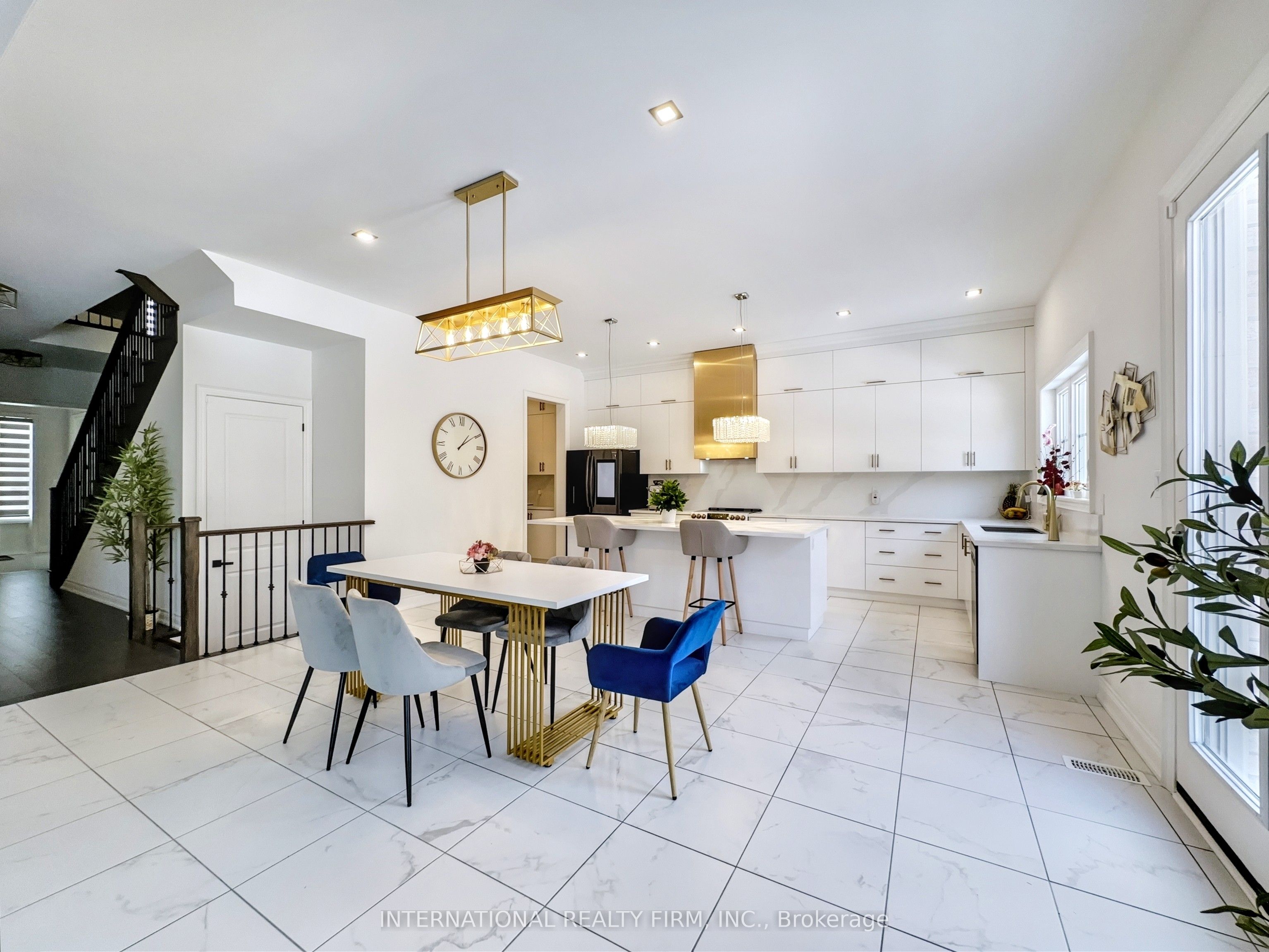 150 Cannes Avenue Property Photo 23