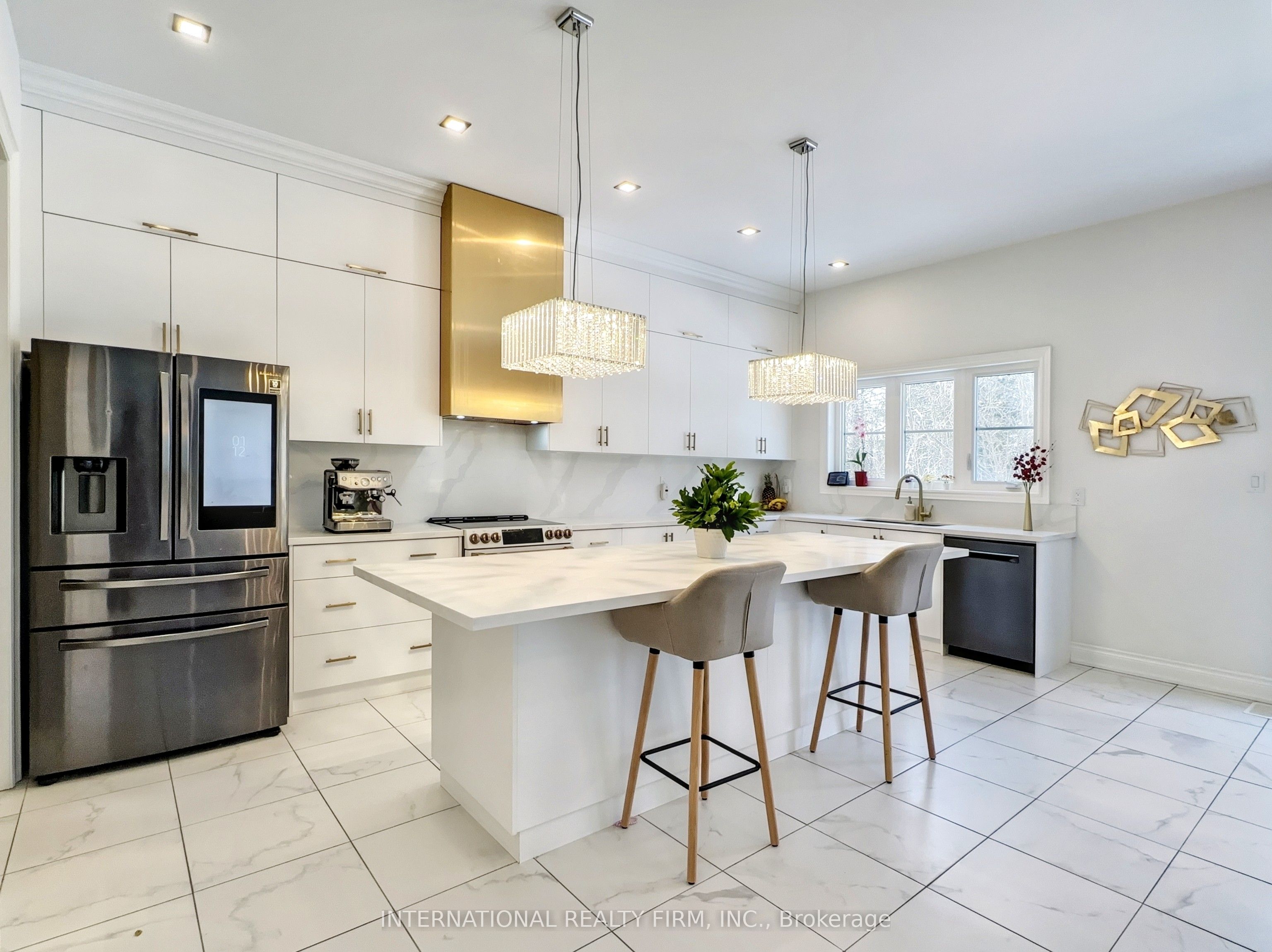 150 Cannes Avenue Property Photo 24