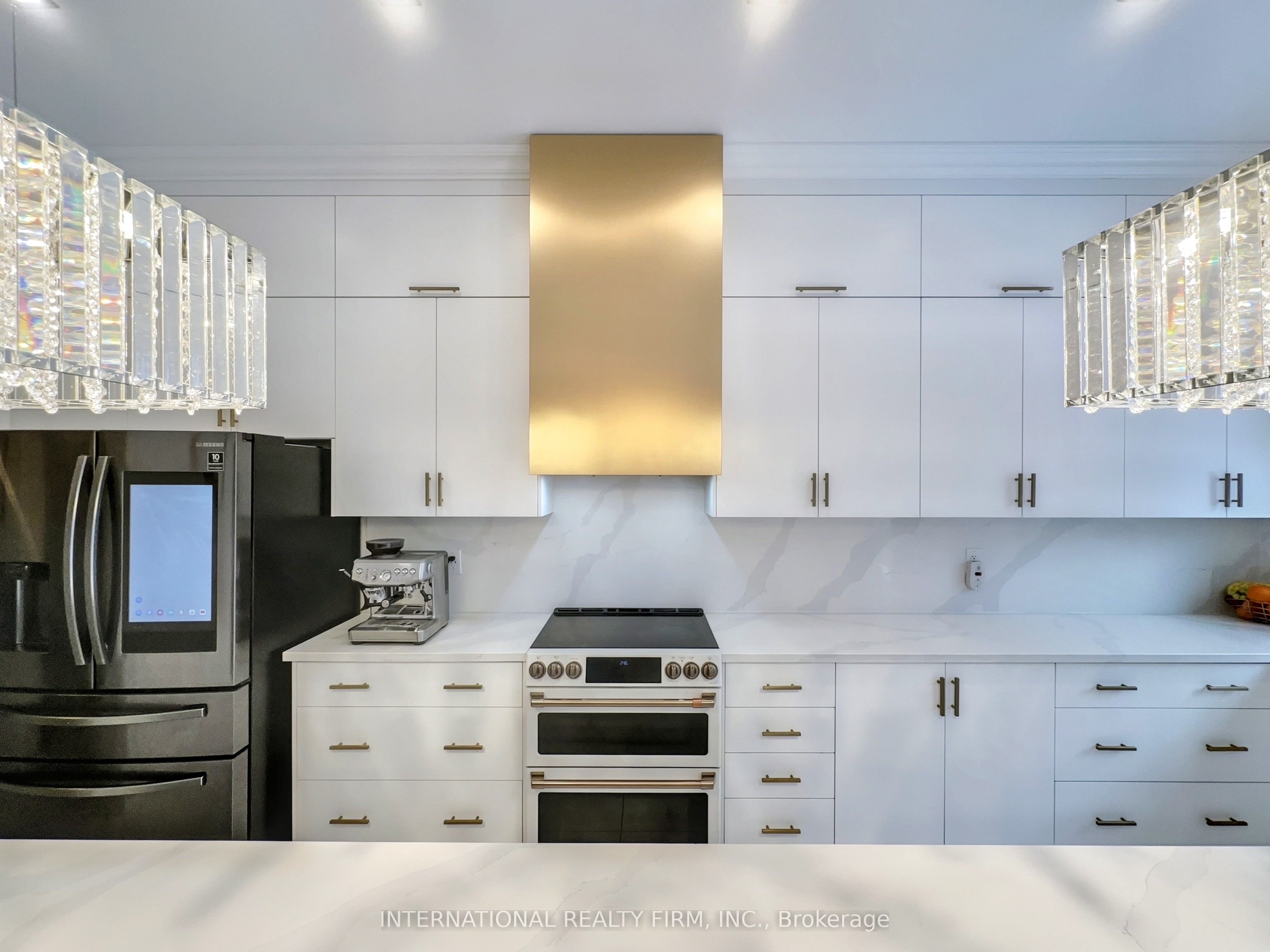 150 Cannes Avenue Property Photo 27