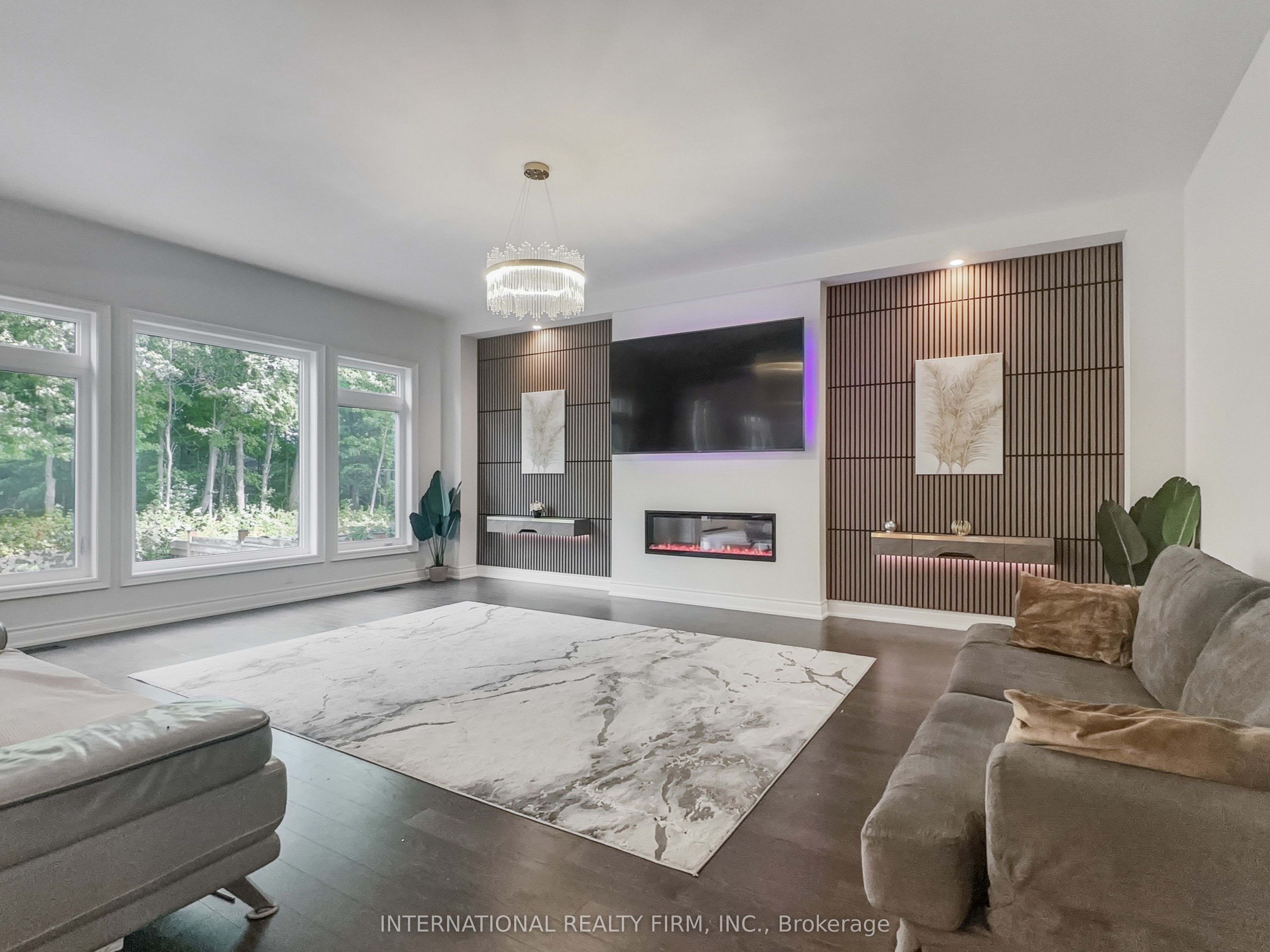 150 Cannes Avenue Property Photo 30