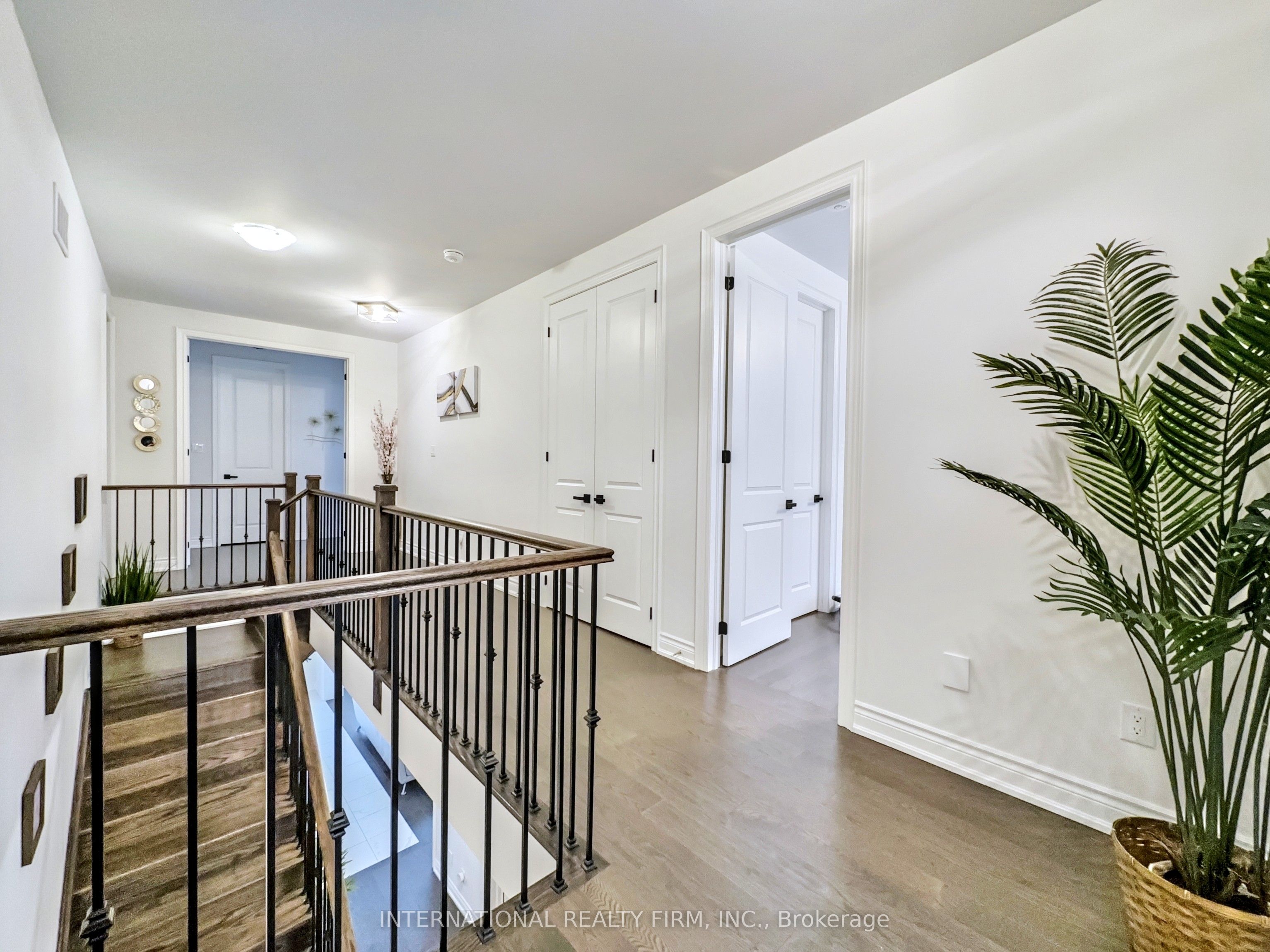 150 Cannes Avenue Property Photo 32
