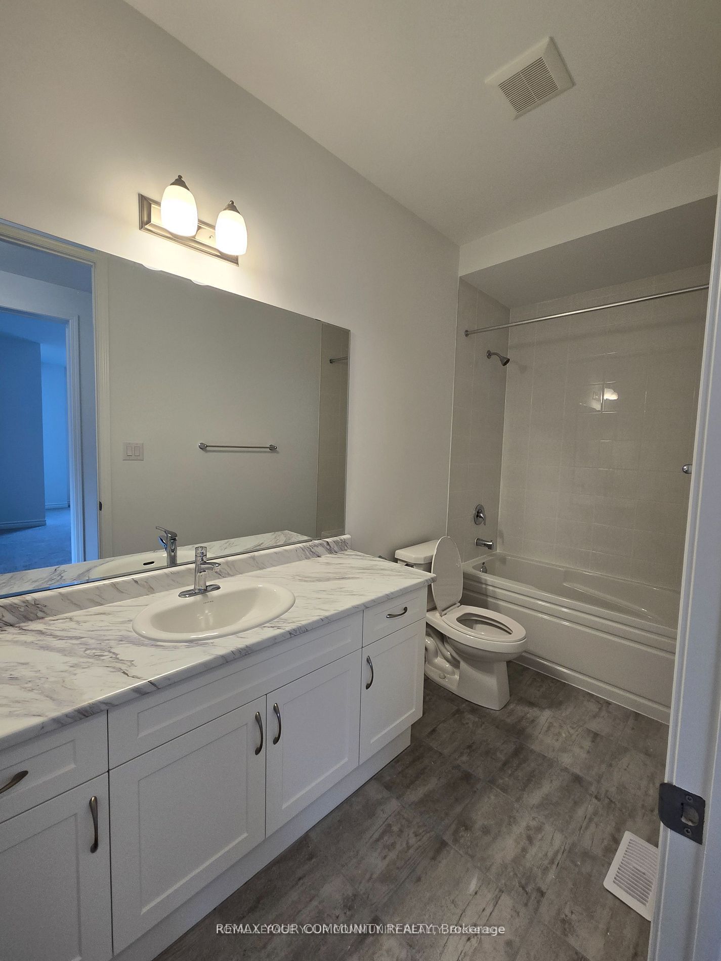 690 Mika Street Property Photo 11