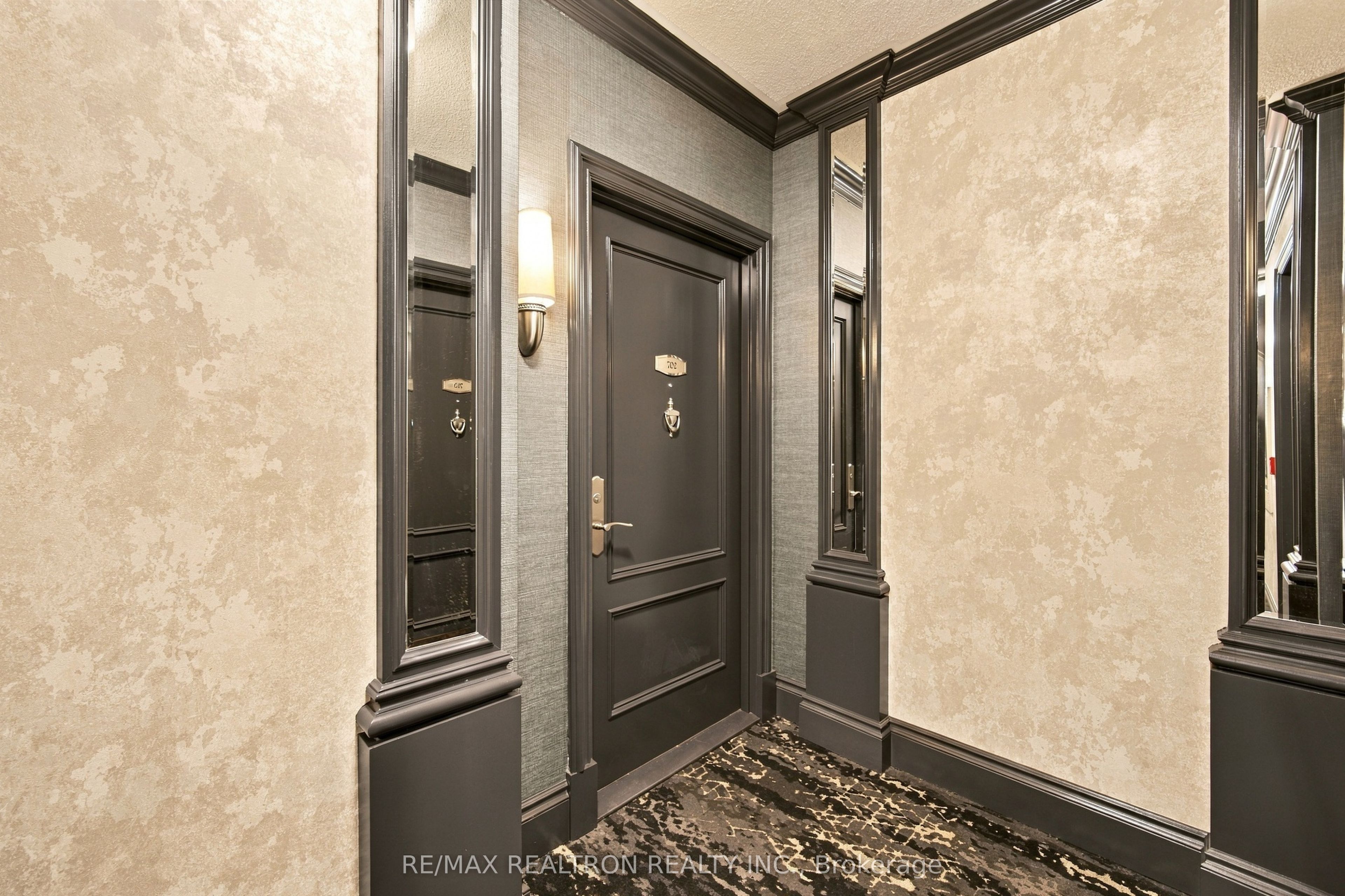 10101 Yonge Street 702 Property Photo 2