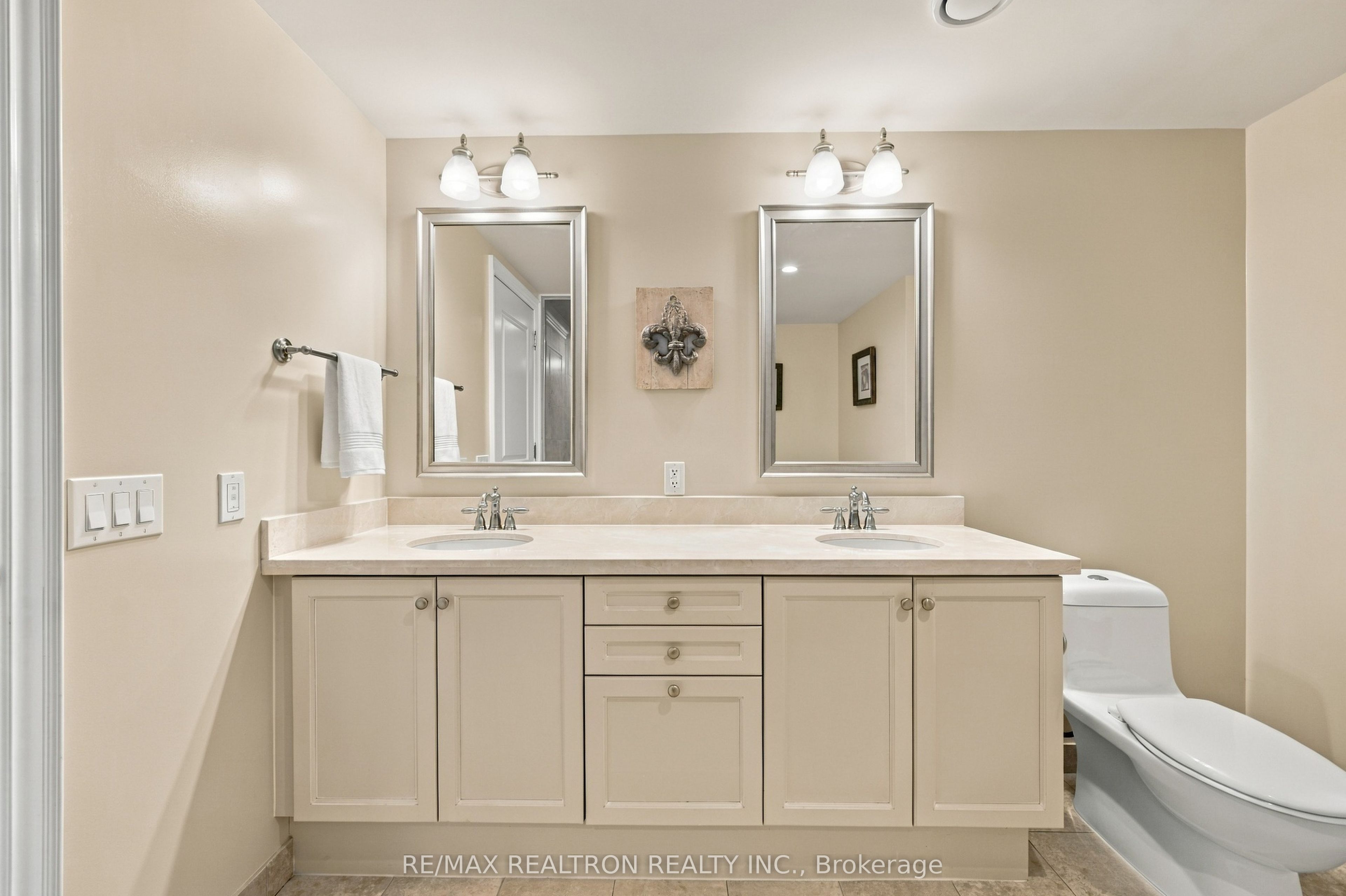 10101 Yonge Street 702 Property Photo 26