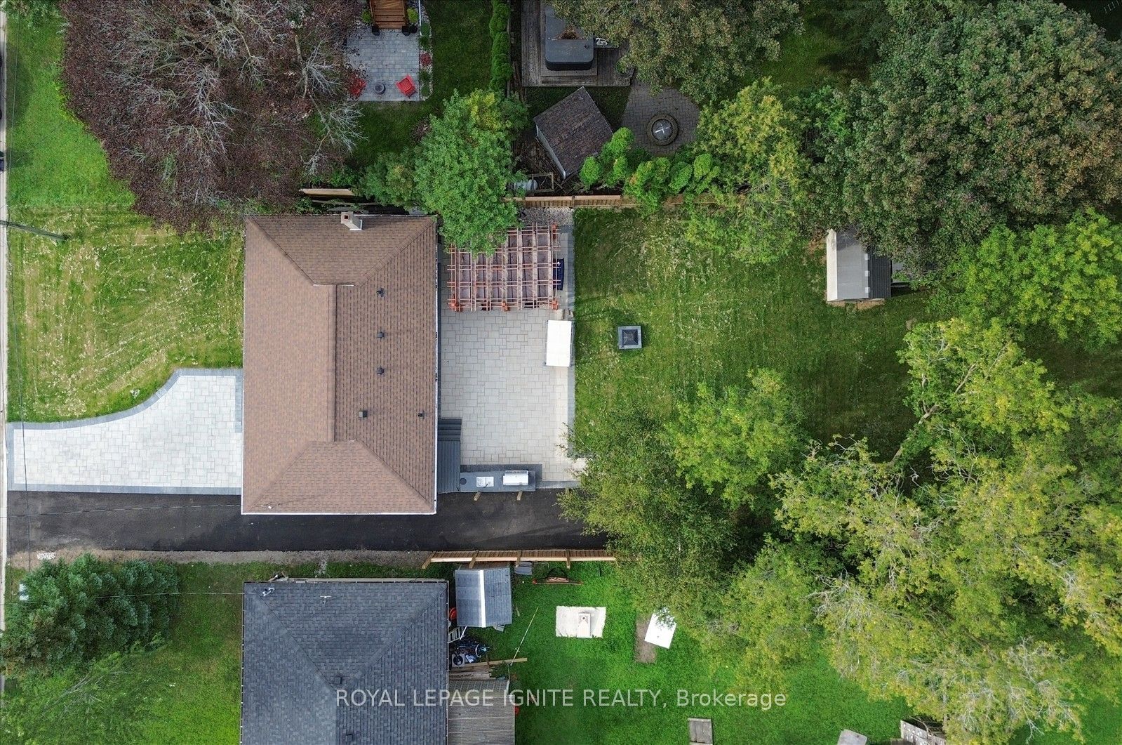 103 Baker Street Main Property Photo 4
