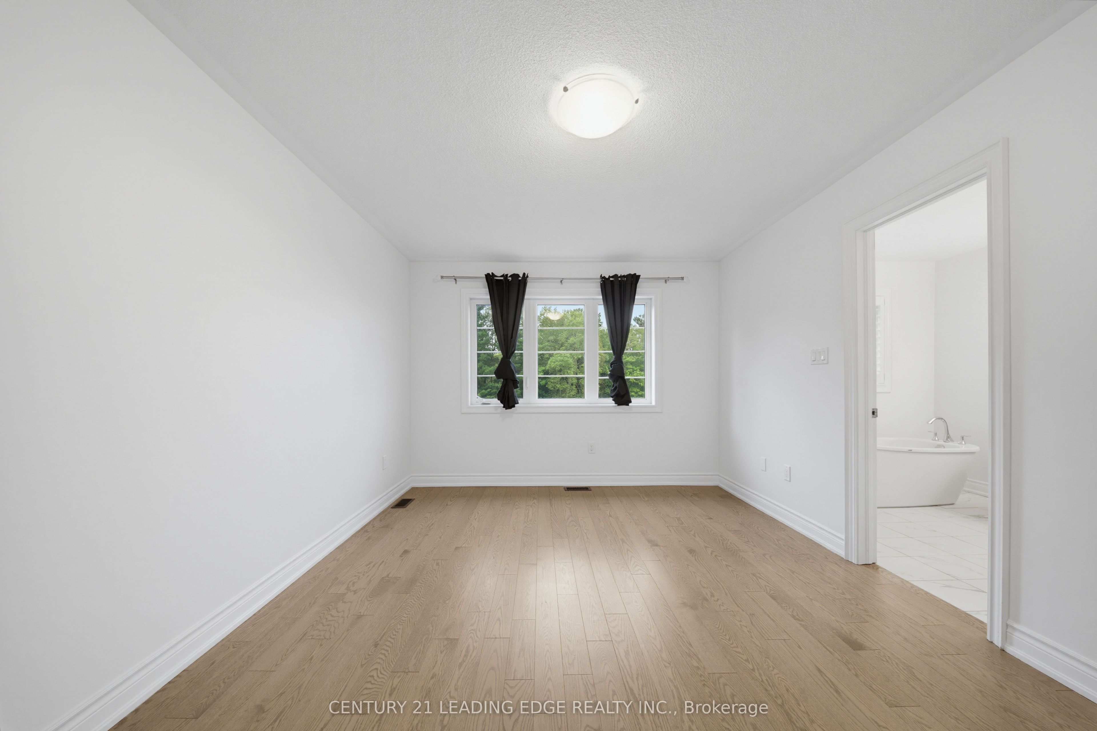 28 Liam Lane Property Photo 16
