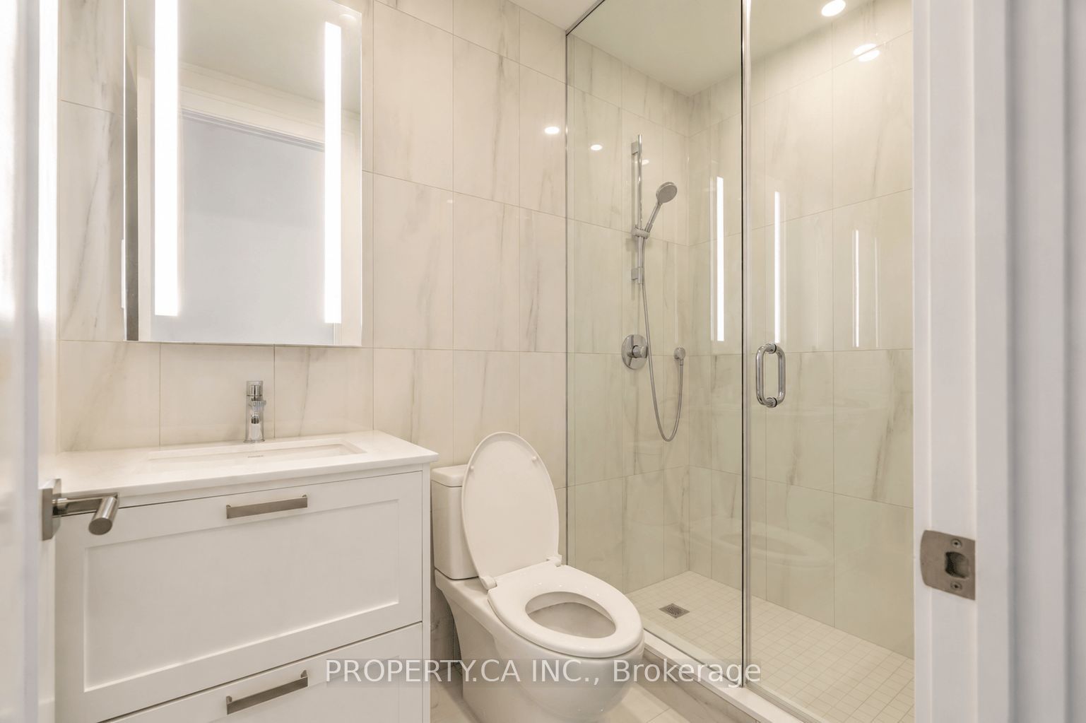 399 Royal Orchard Boulevard 422 Property Photo 31
