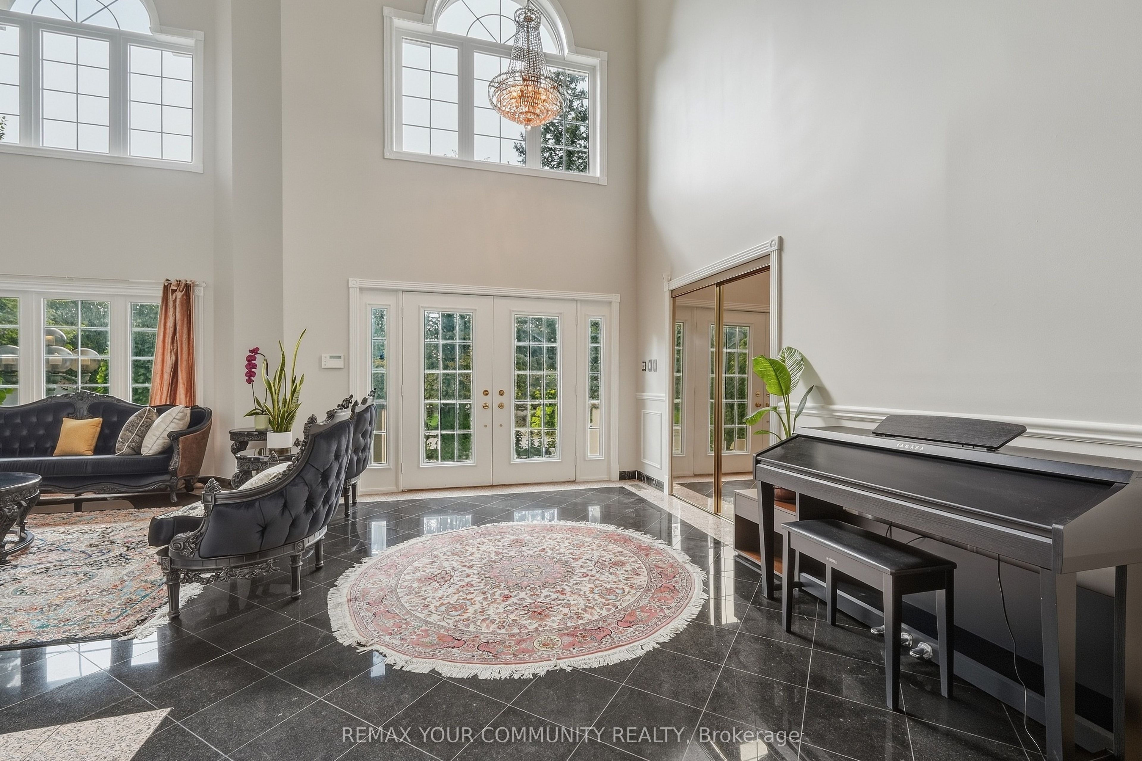 176 Old Surrey Lane Property Photo 4