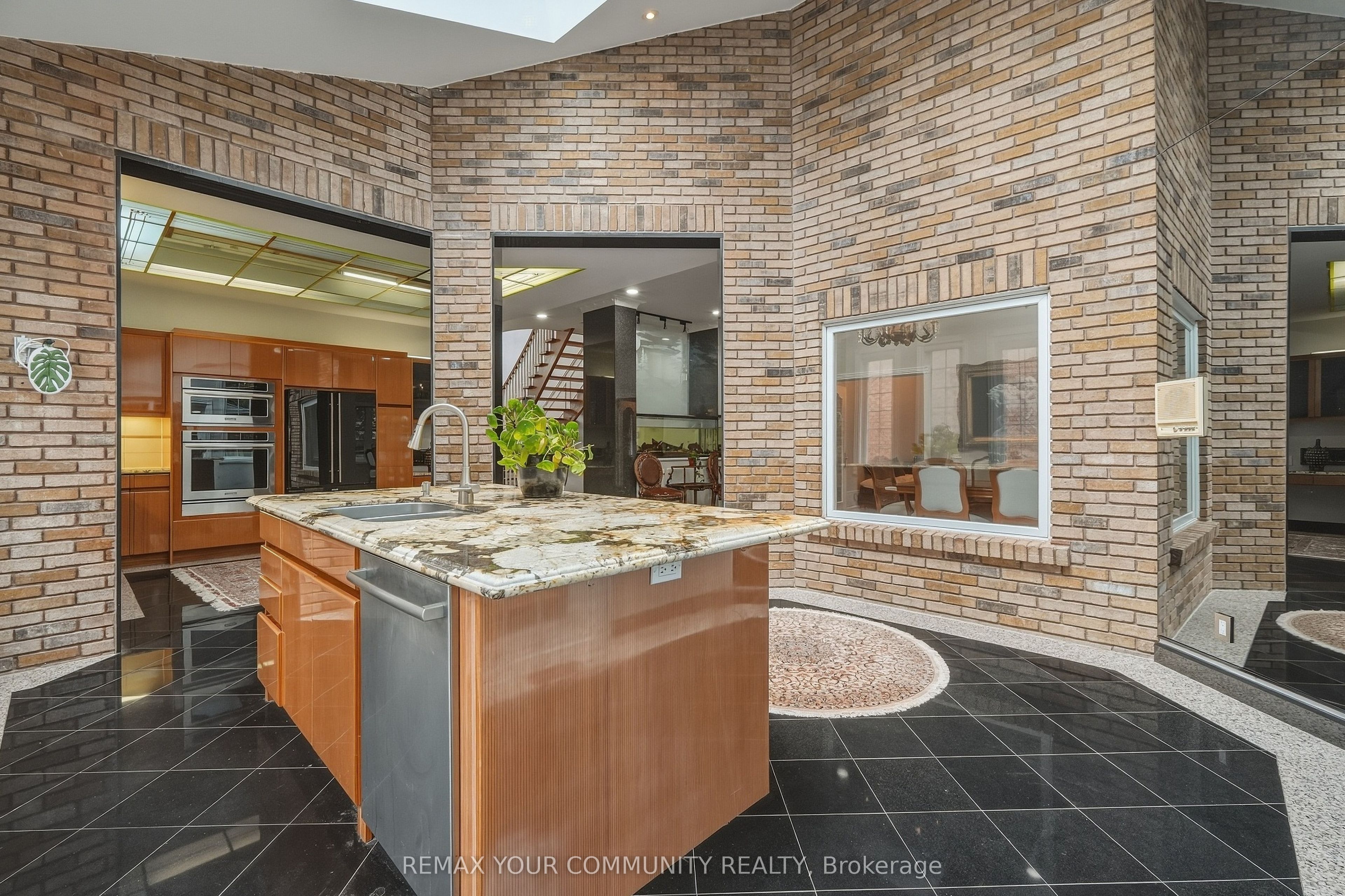 176 Old Surrey Lane Property Photo 12