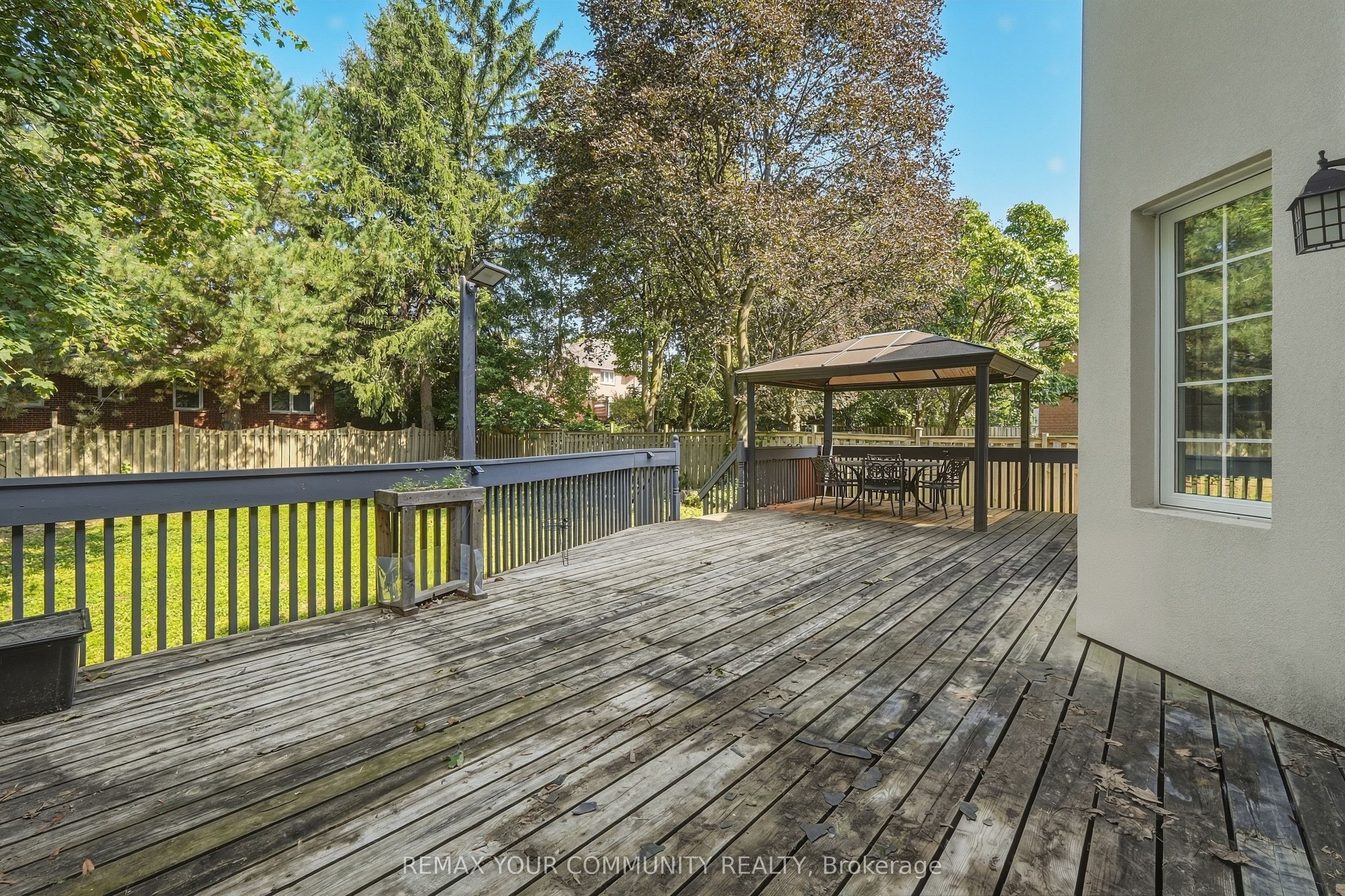 176 Old Surrey Lane Property Photo 44