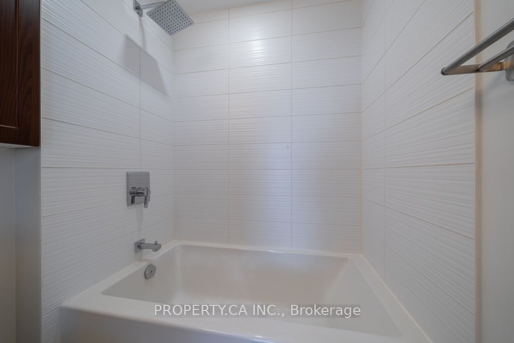 3700 Highway 7 2201 Property Photo 11