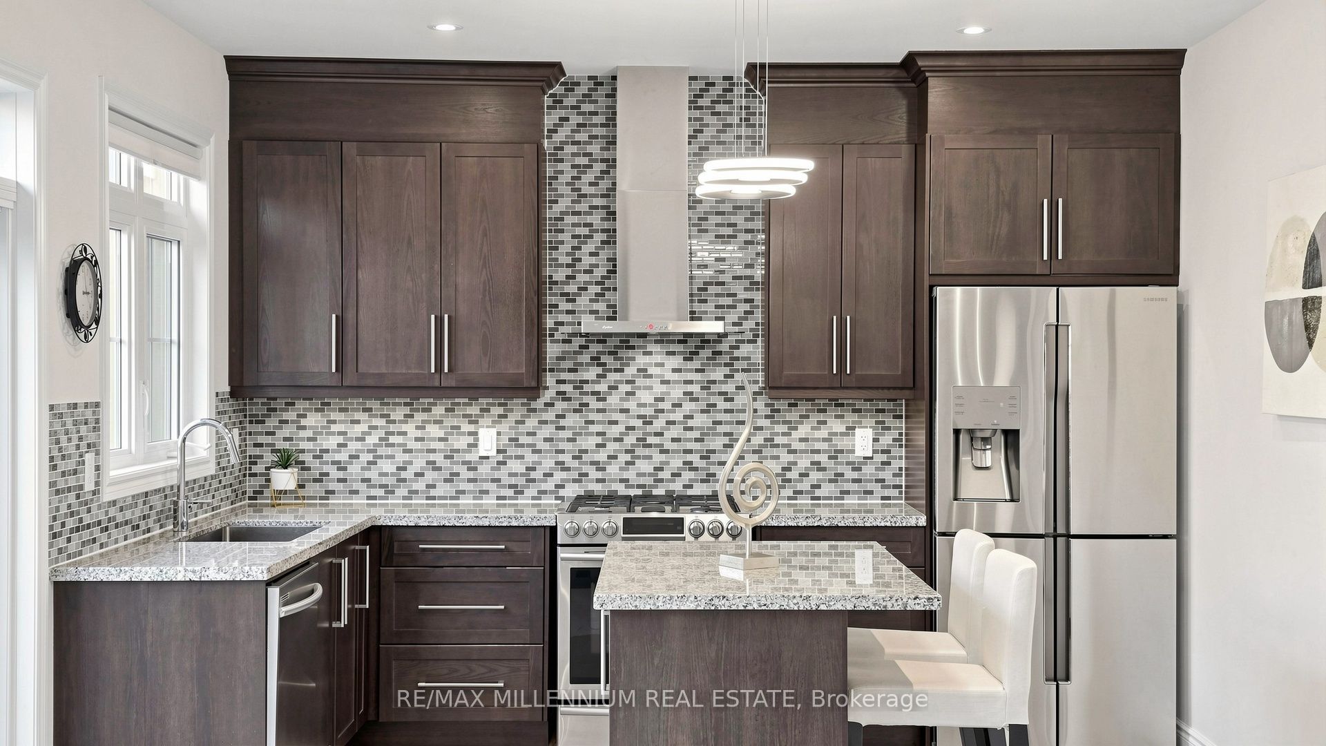 327 Mactier Drive Property Photo 15