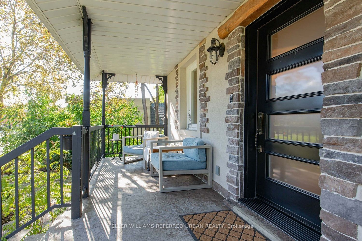 12 Railway Street Property Photo 3