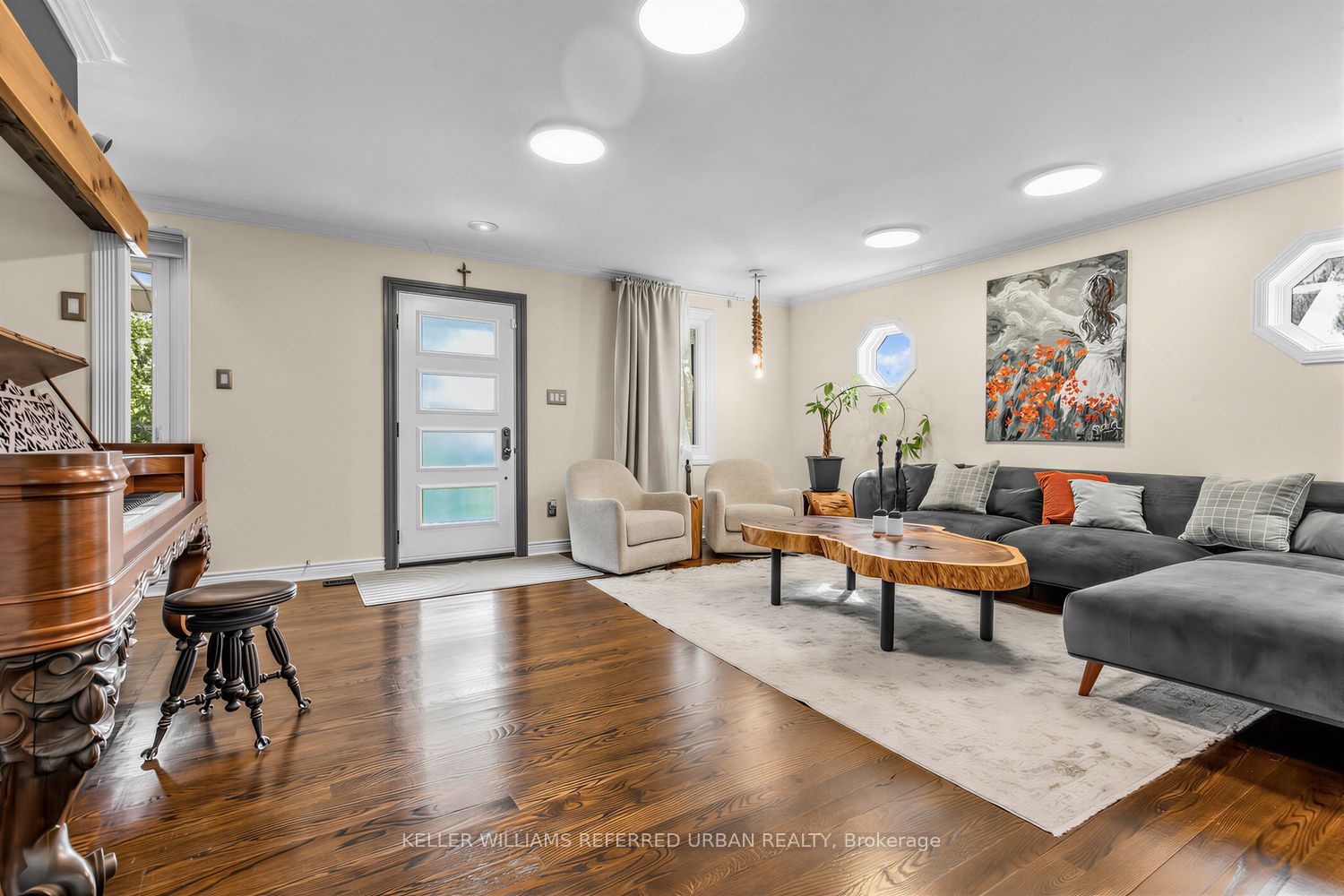 12 Railway Street Property Photo 4