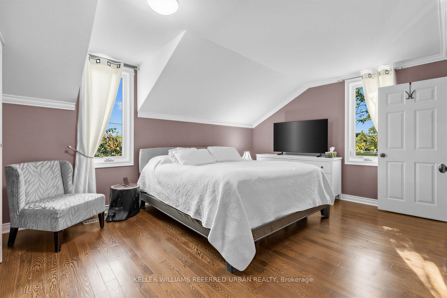 12 Railway Street Property Photo 24