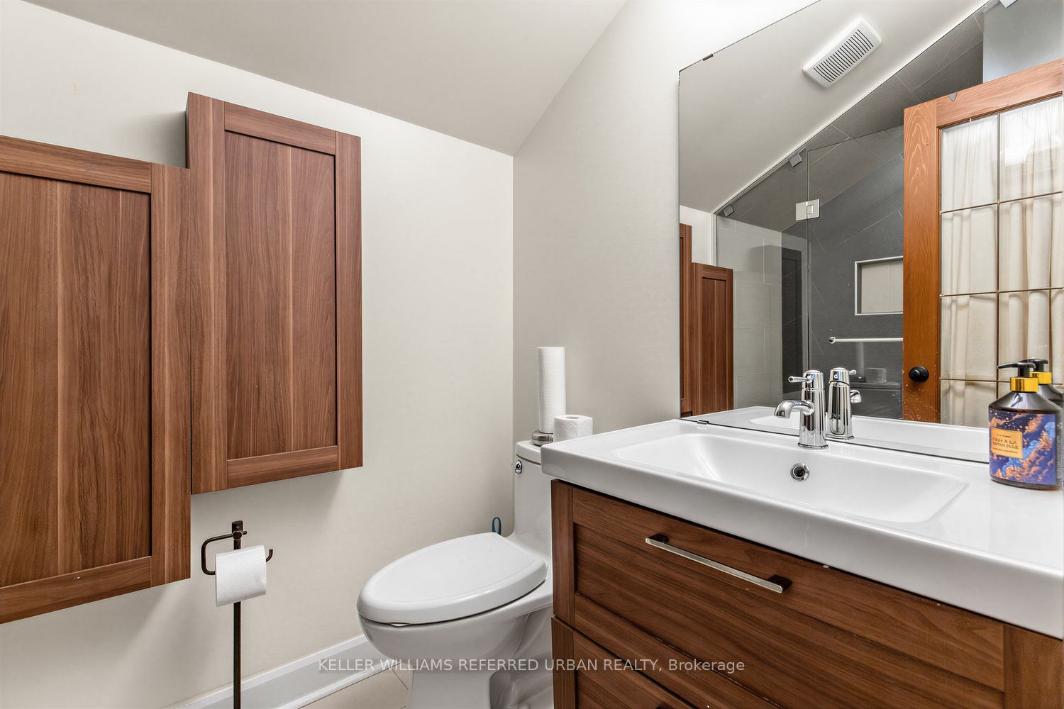 12 Railway Street Property Photo 27