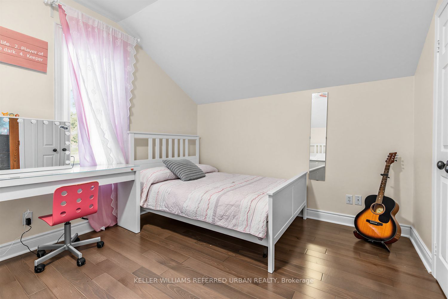 12 Railway Street Property Photo 30