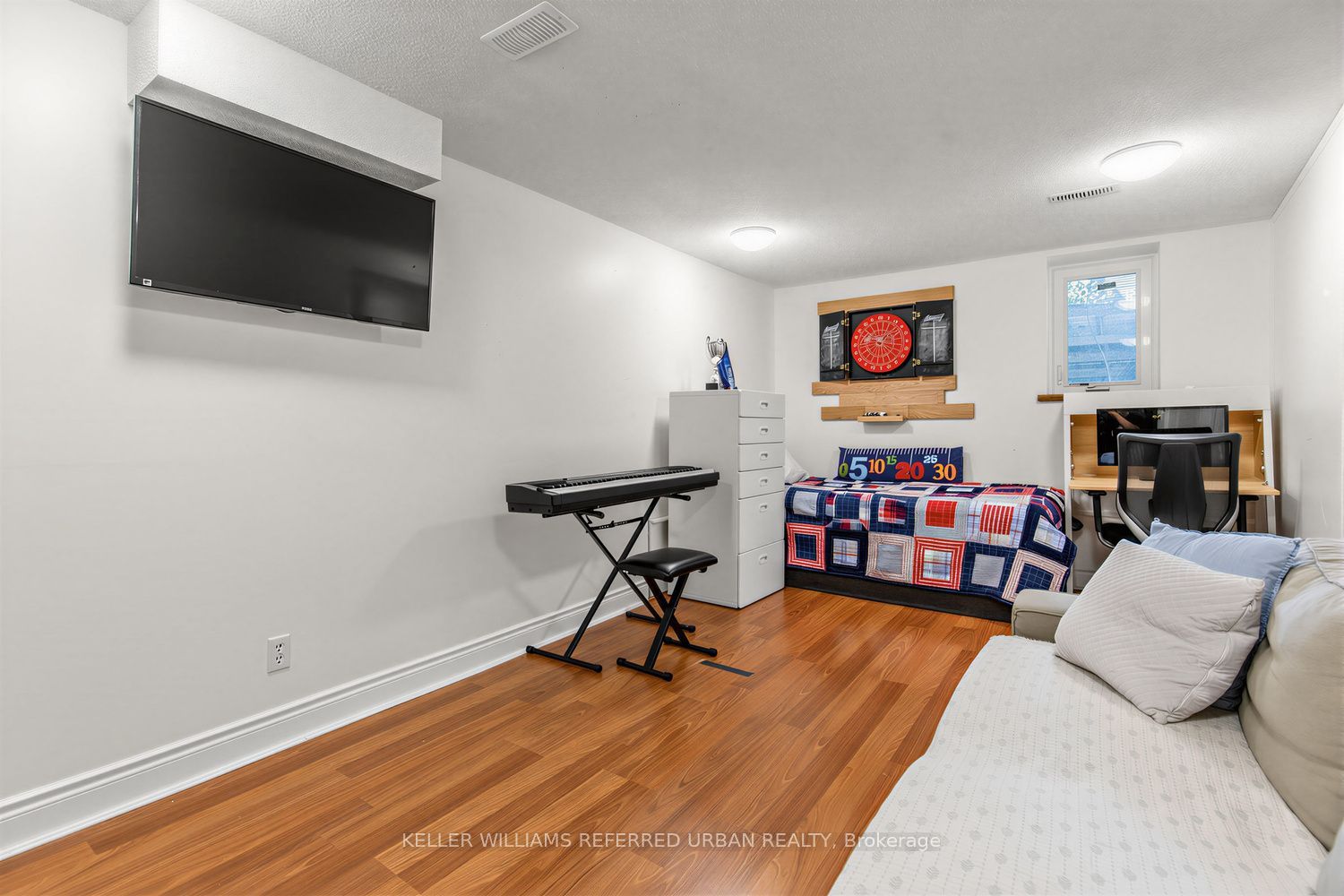 12 Railway Street Property Photo 32