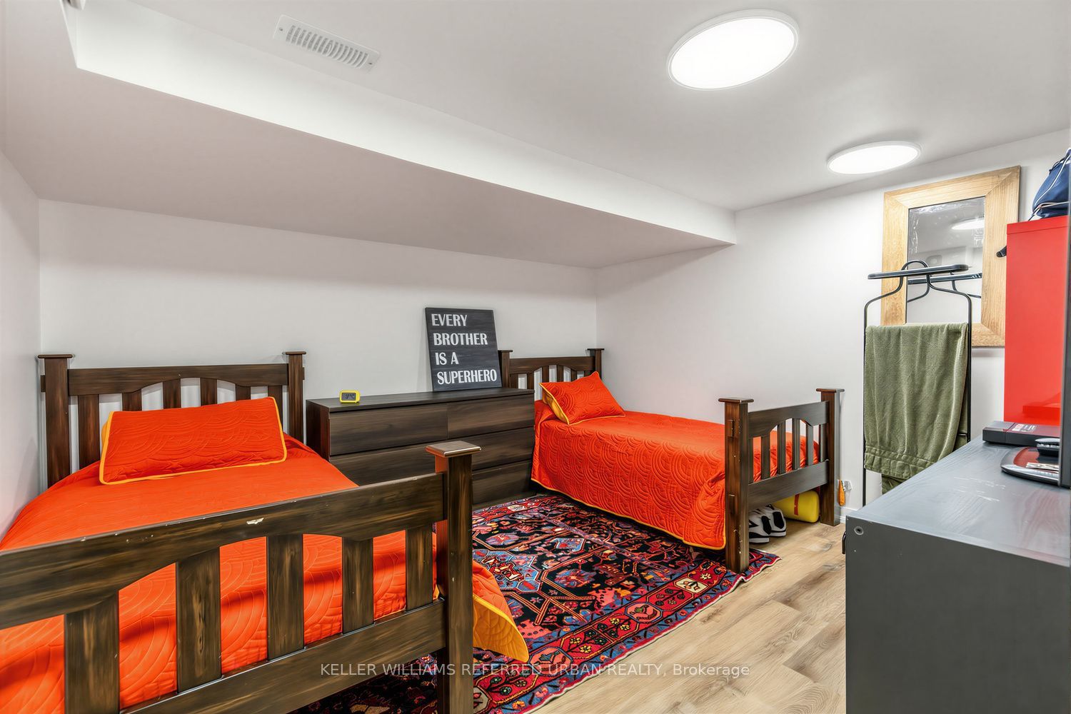 12 Railway Street Property Photo 34
