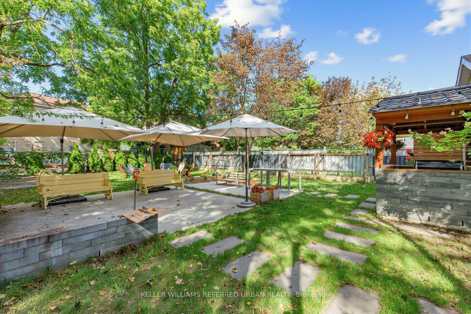 12 Railway Street Property Photo 40