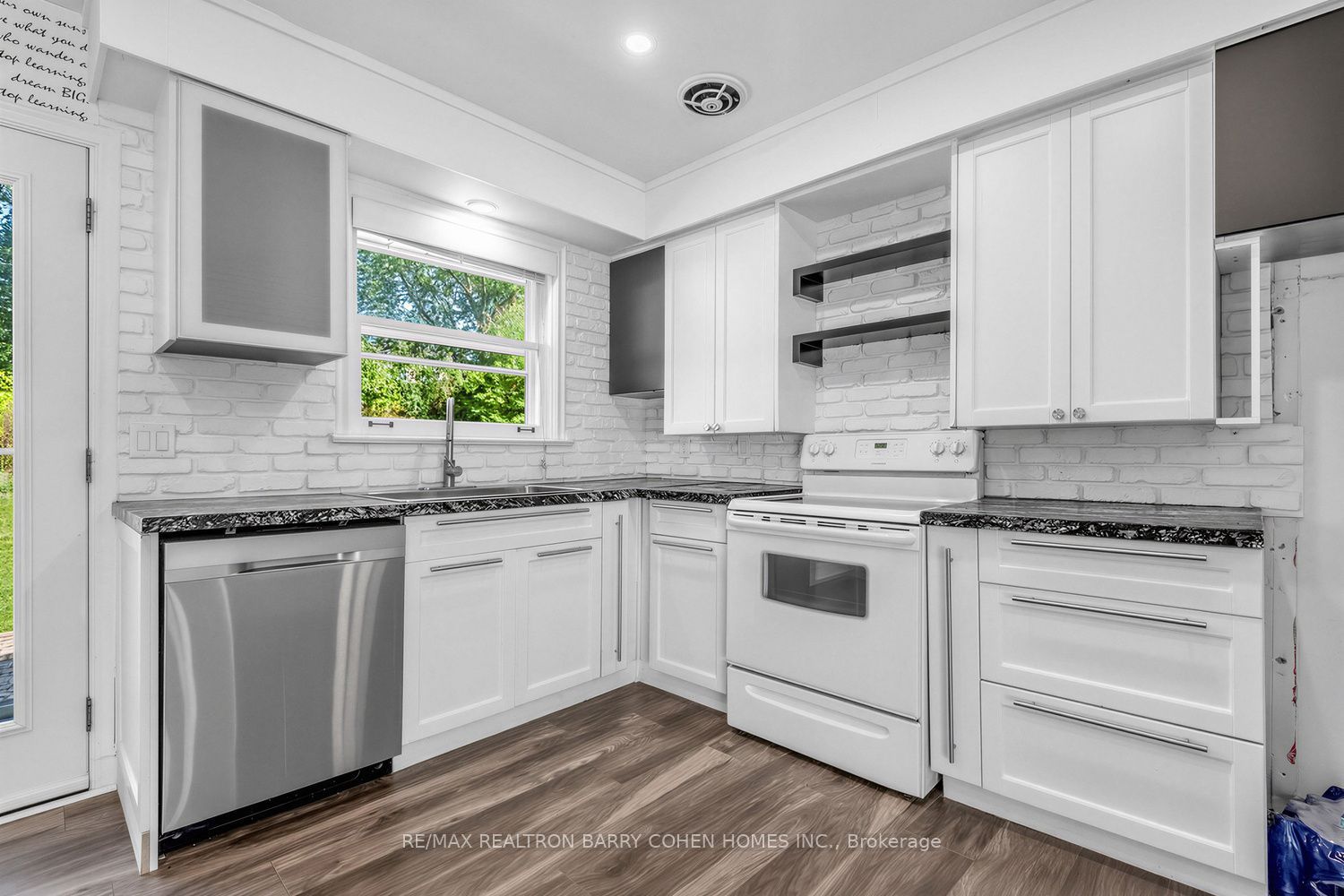 19 Oakbank Road Property Photo 15