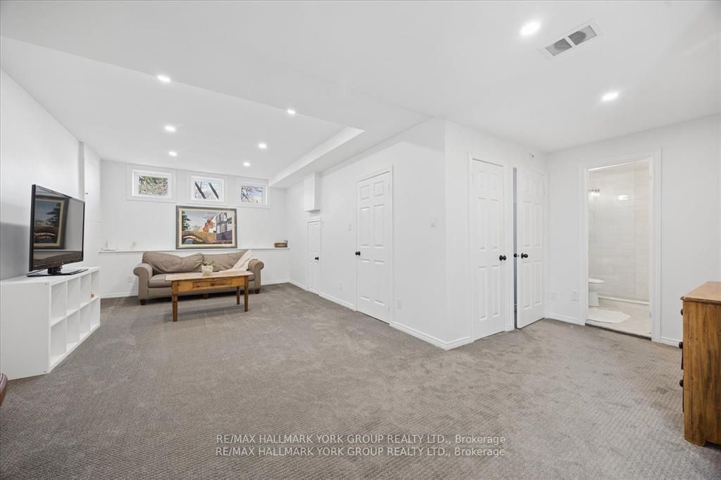 195 King Street Property Photo 24