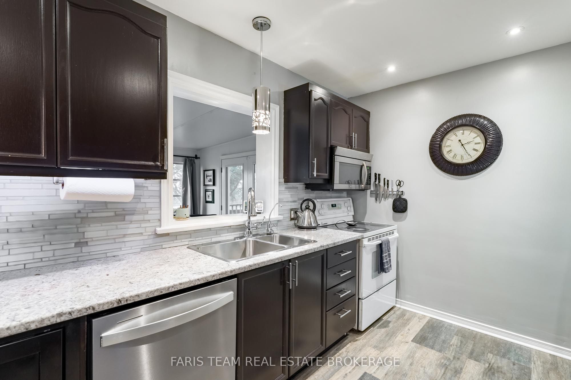 300 Juliana Road Property Photo 11