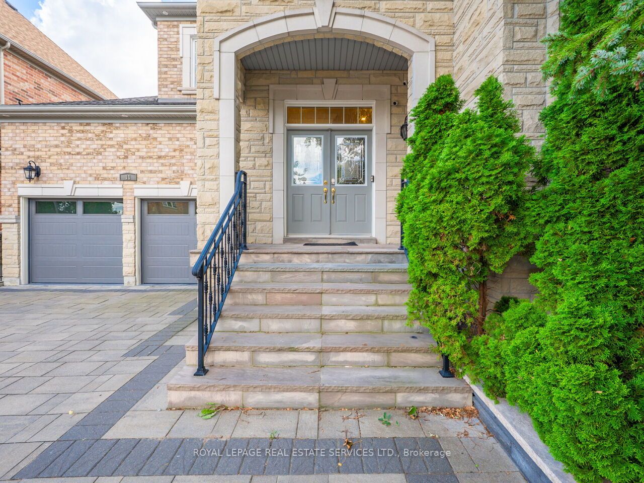 11 Beauvista Court Property Photo 3