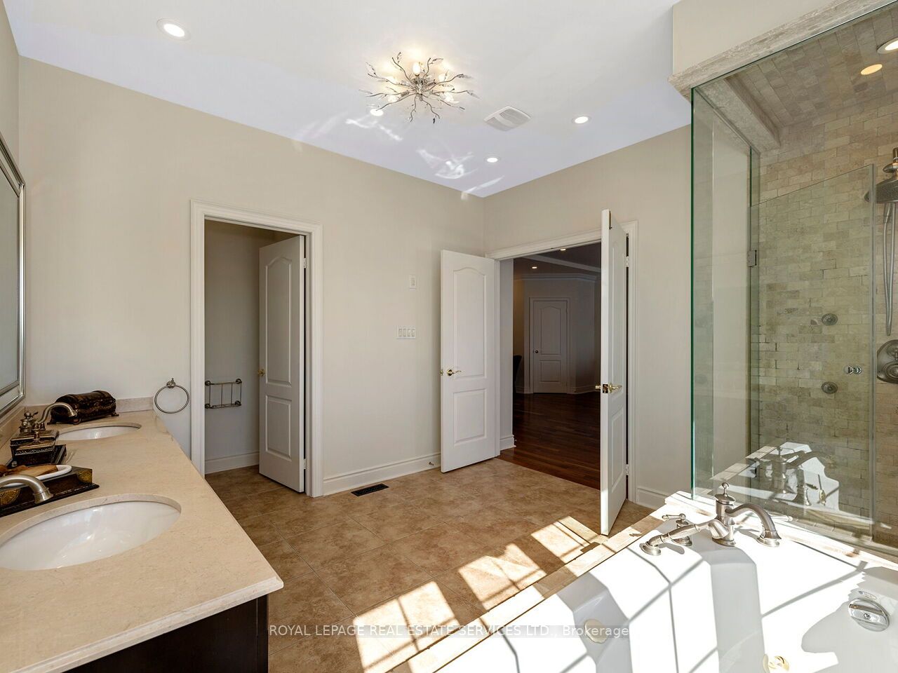 11 Beauvista Court Property Photo 21