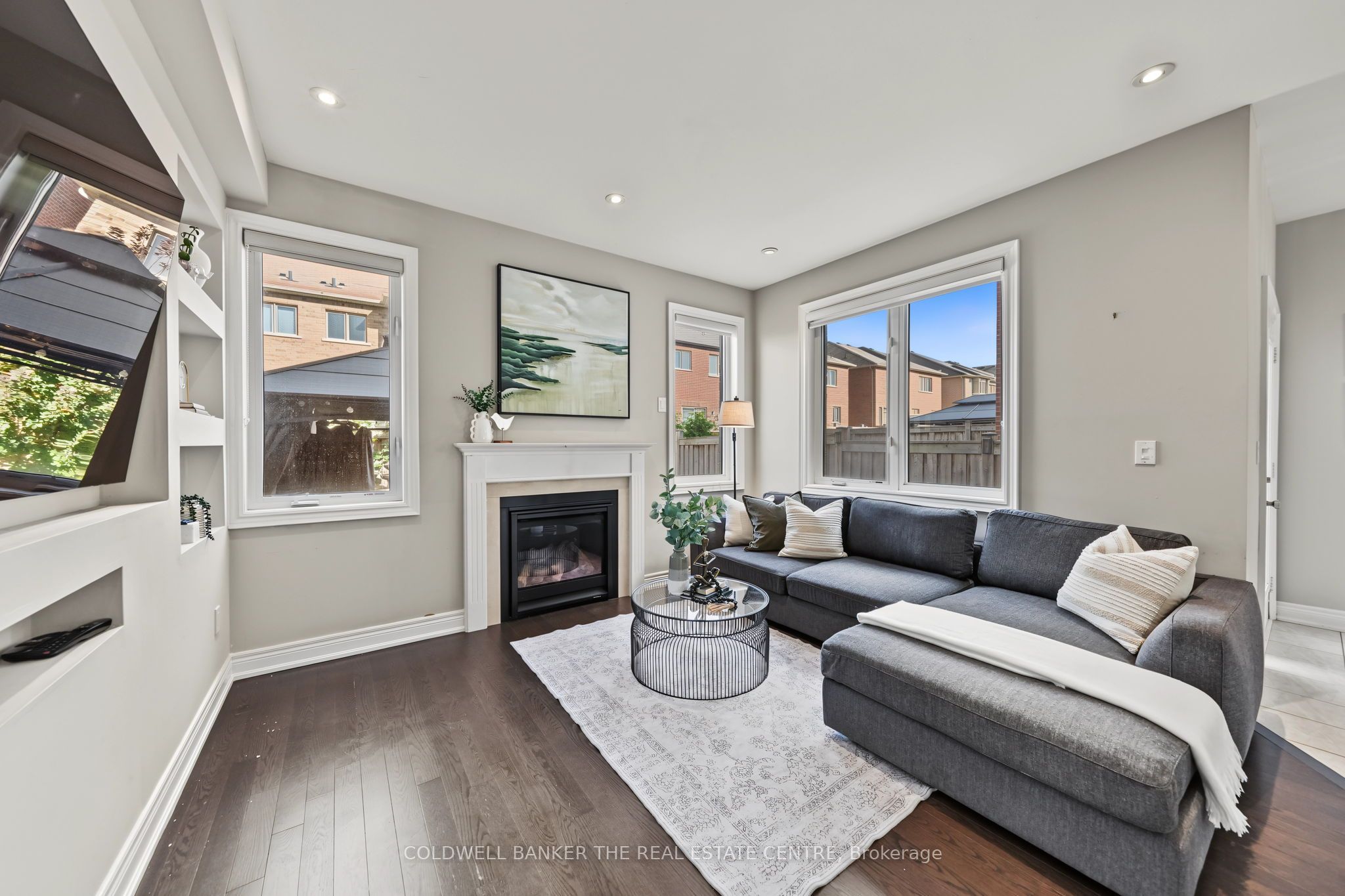 705 Yarfield Crescent Property Photo 13