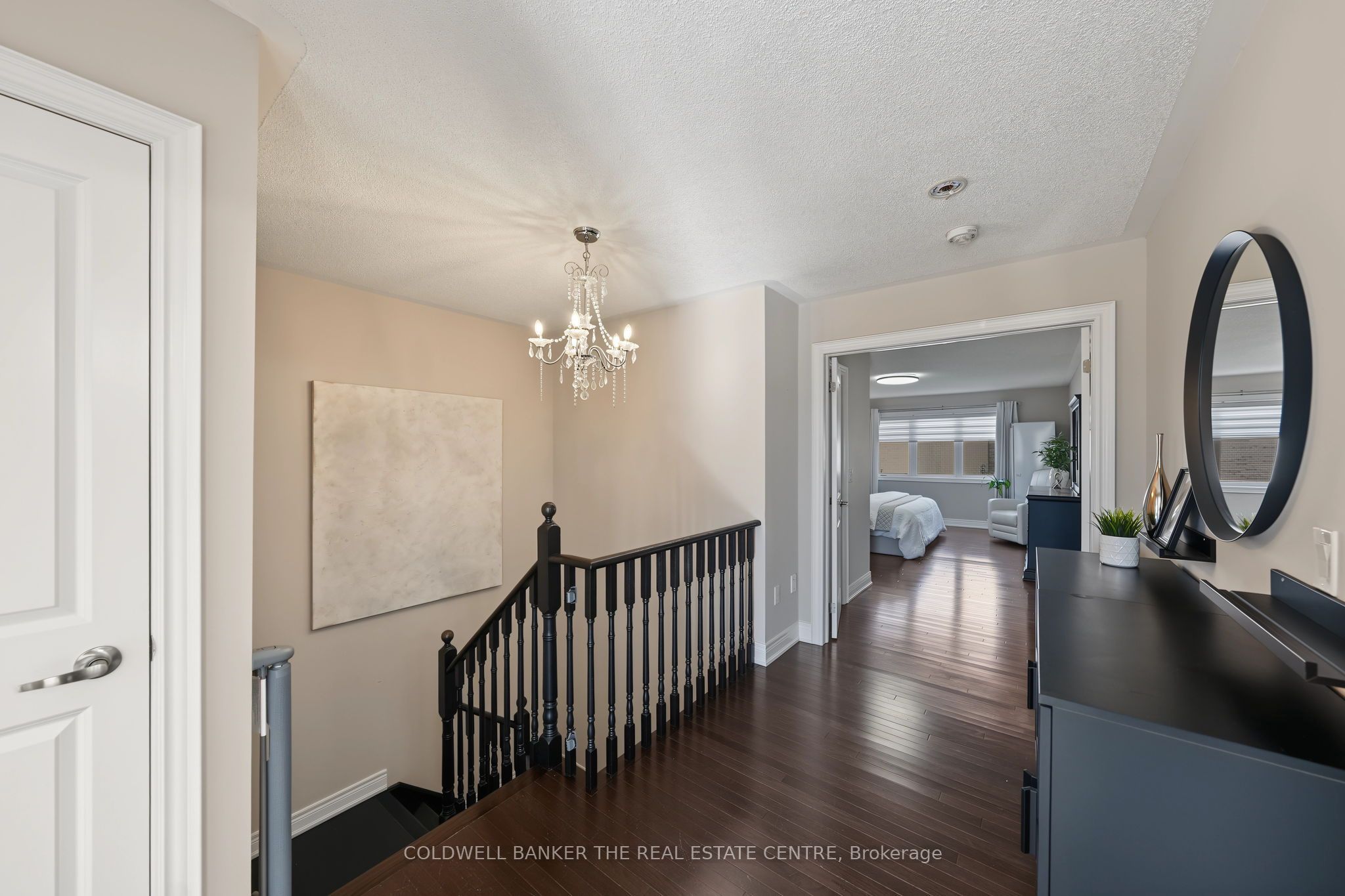 705 Yarfield Crescent Property Photo 14