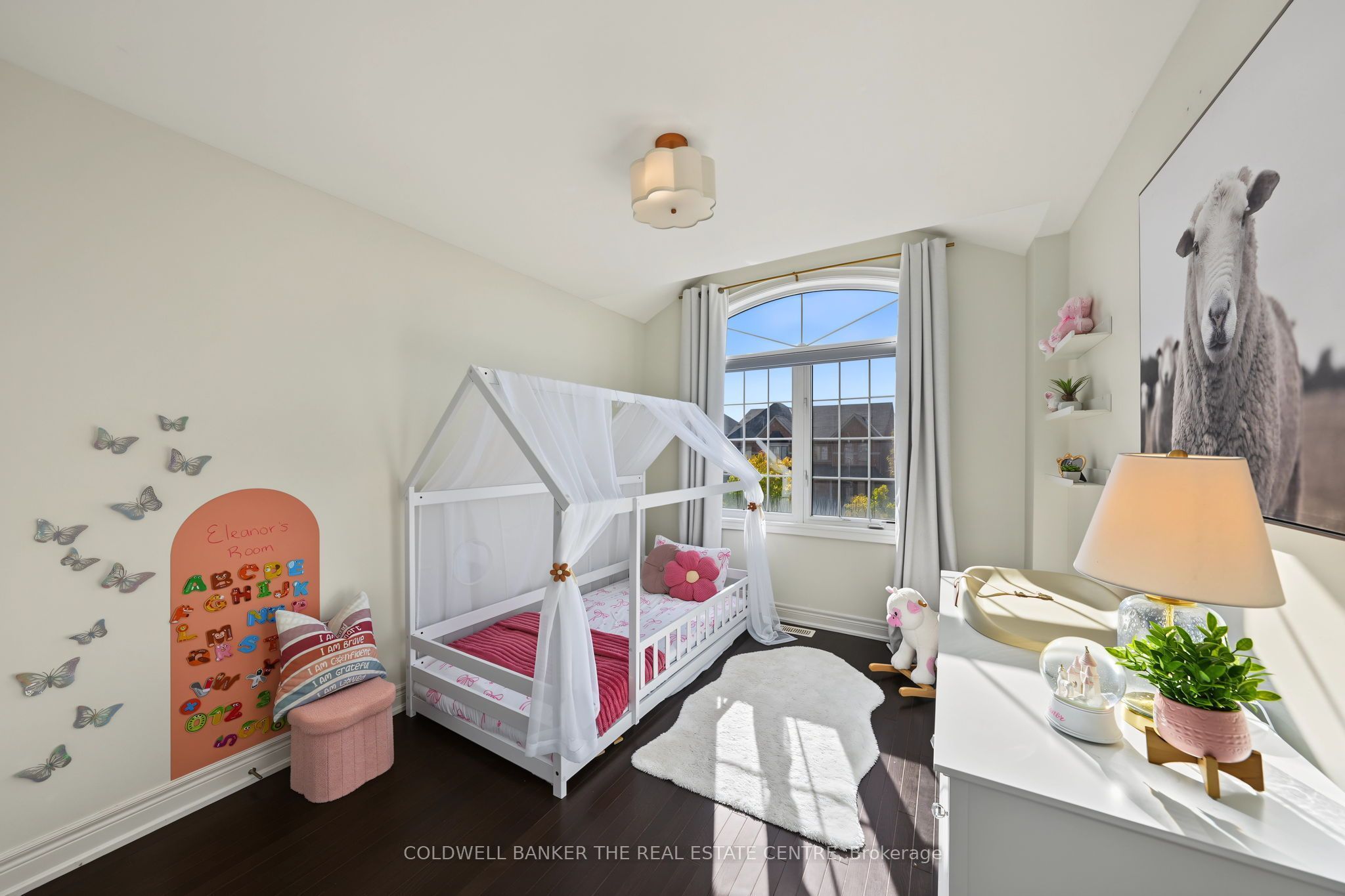 705 Yarfield Crescent Property Photo 19