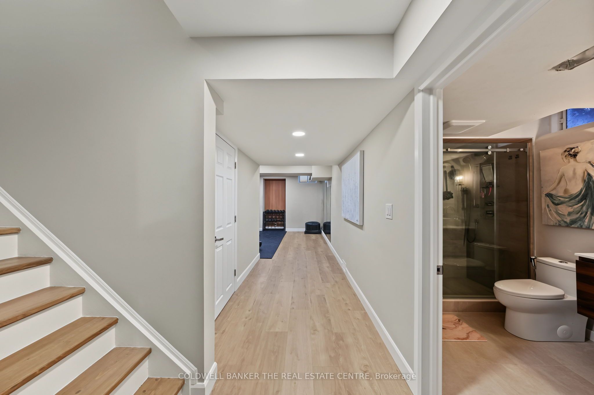 705 Yarfield Crescent Property Photo 21