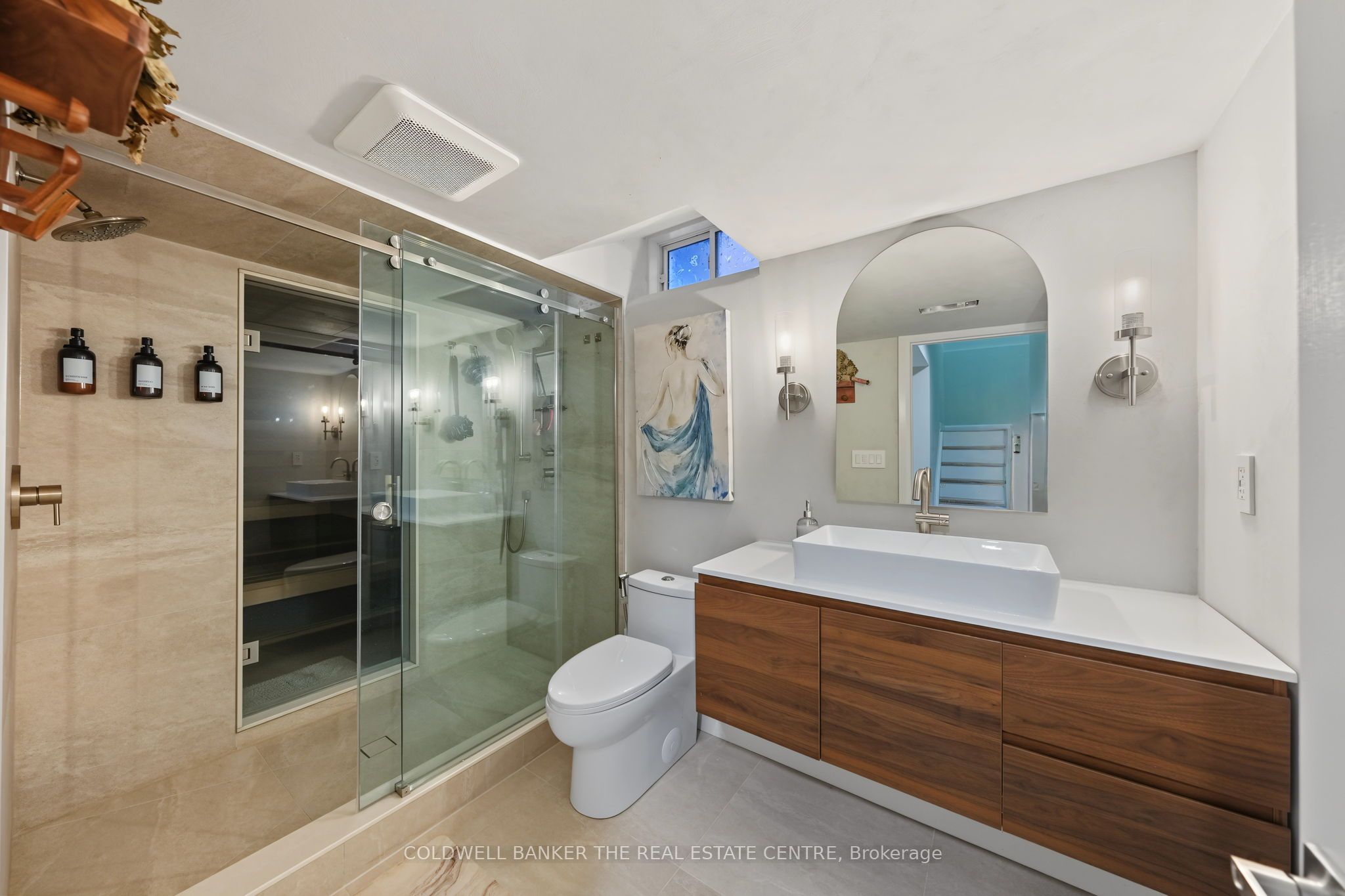 705 Yarfield Crescent Property Photo 22