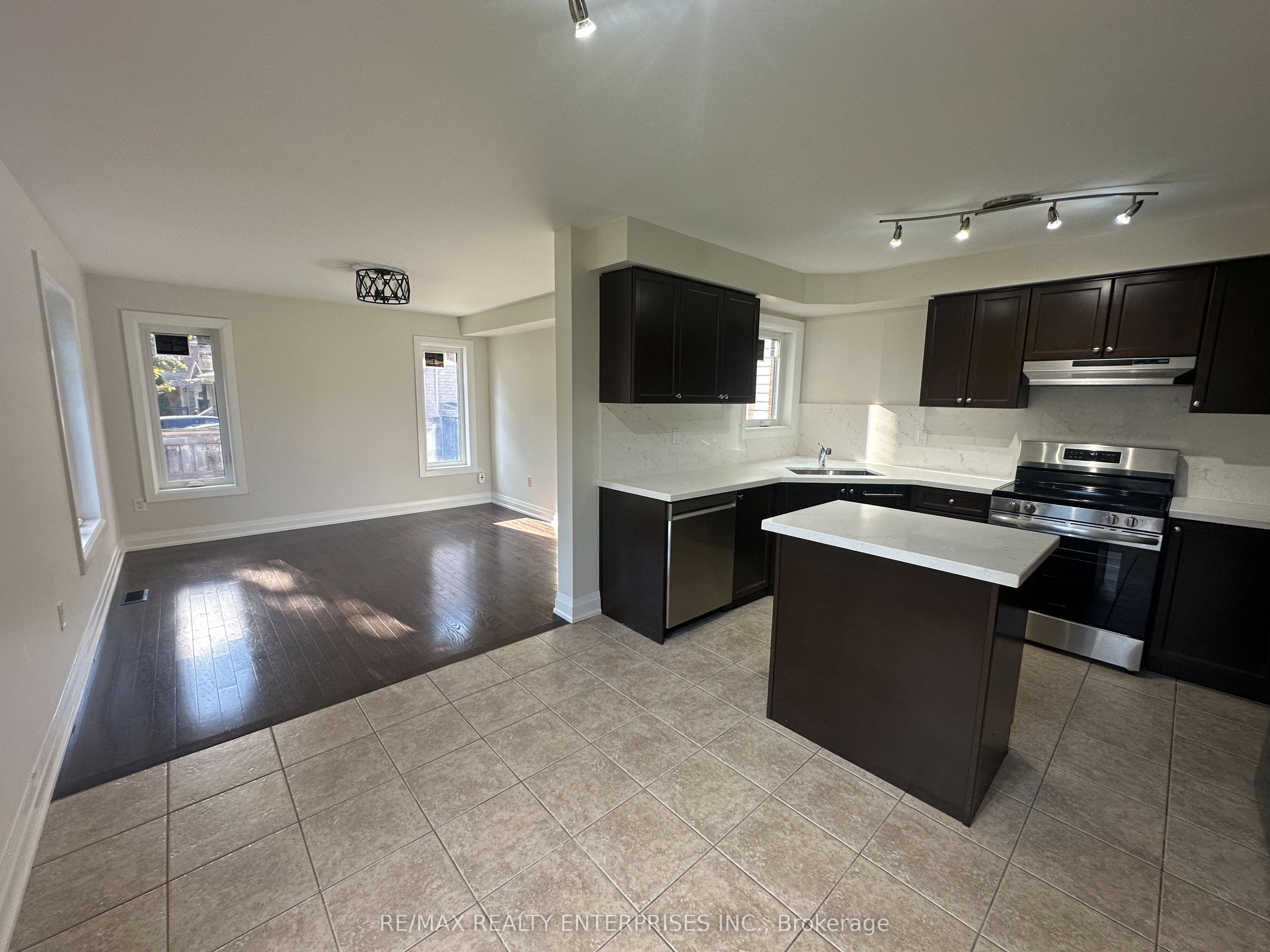 2 Summit Drive Property Photo 12