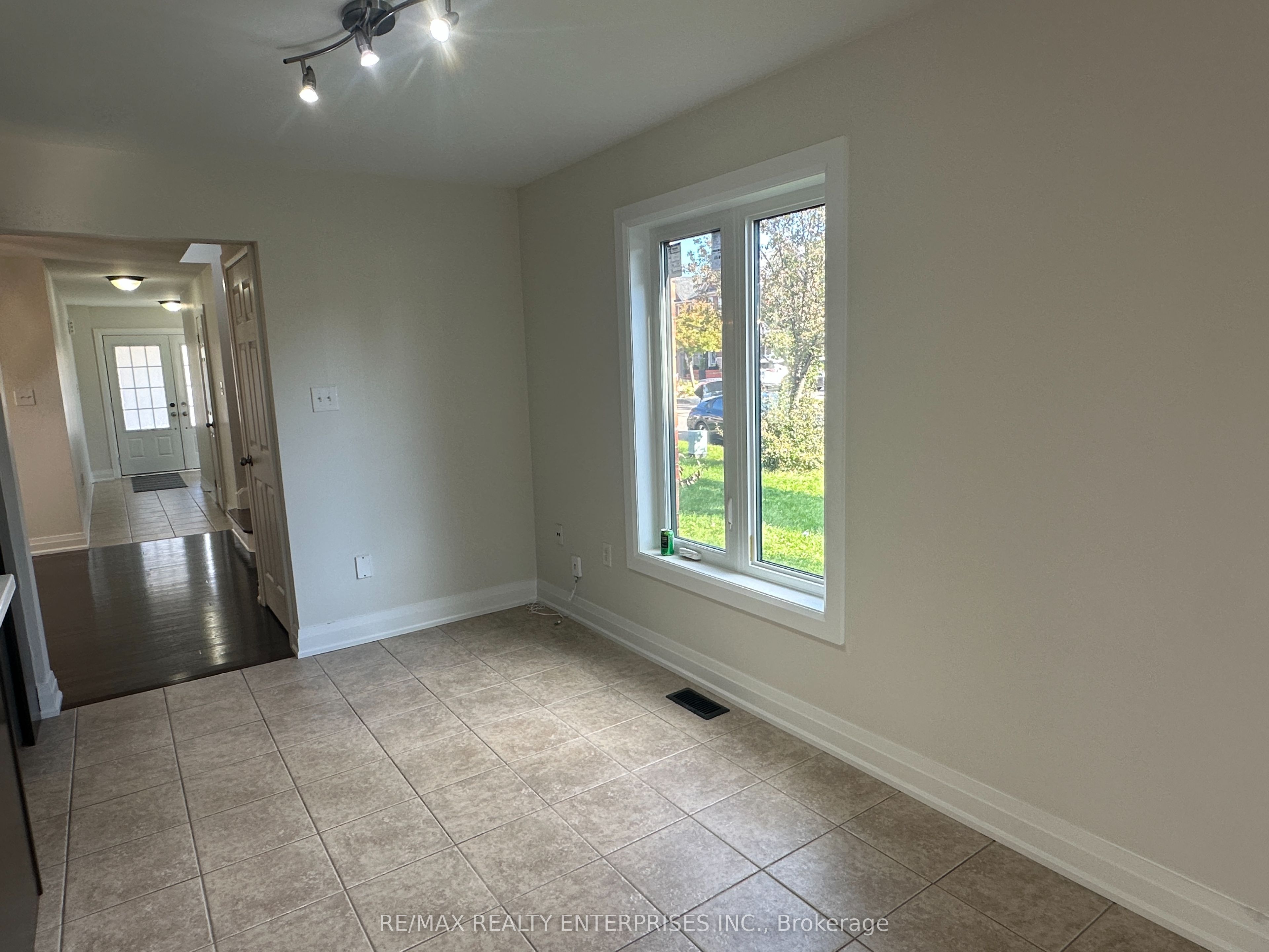 2 Summit Drive Property Photo 16